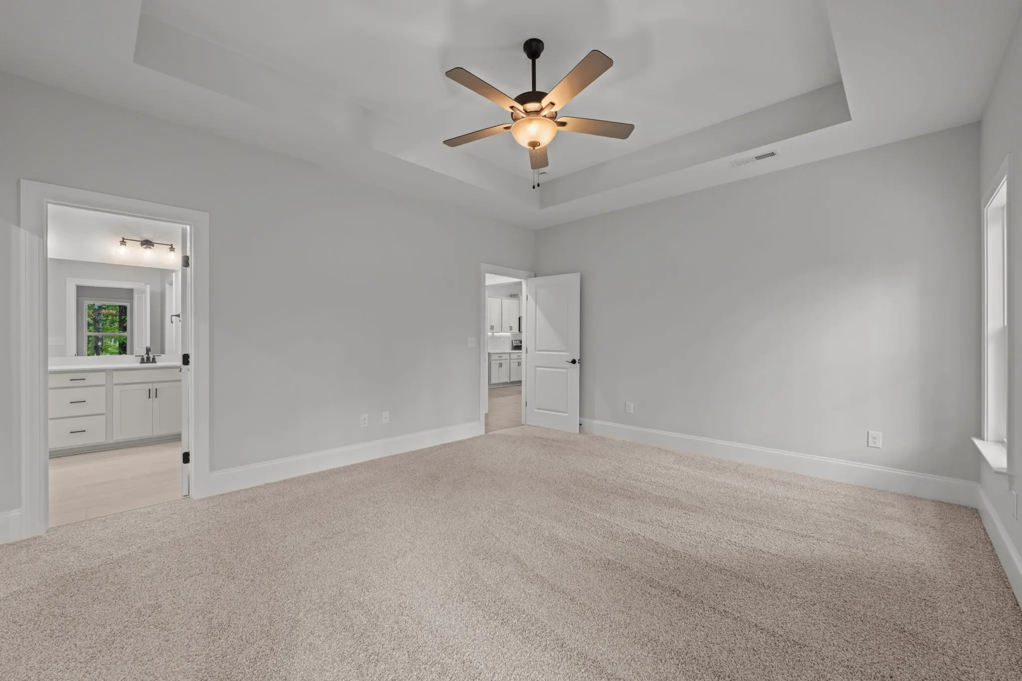 Arlington AP 2207 - Interior Photo 18