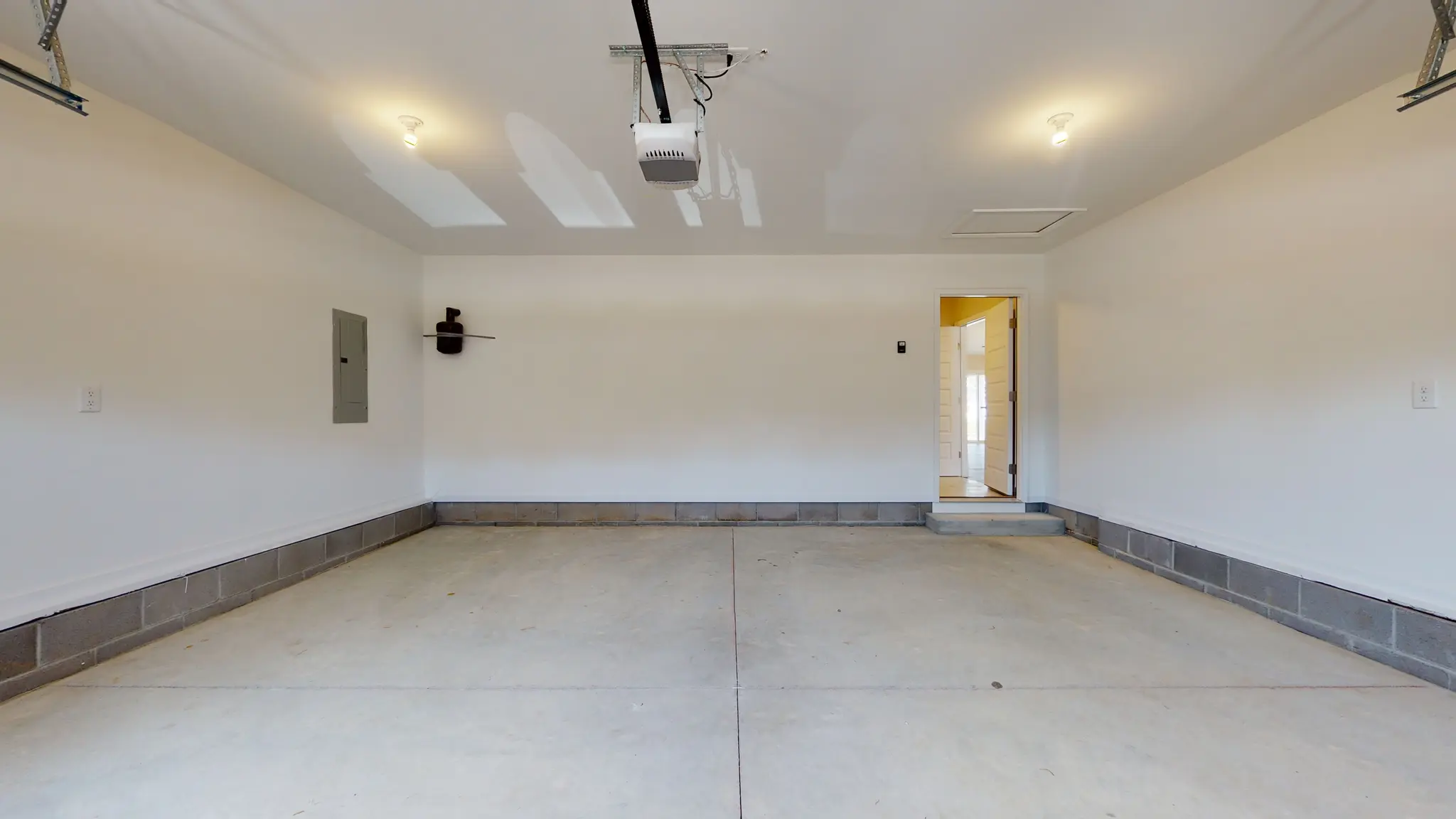 Mason - Interior Photo 24