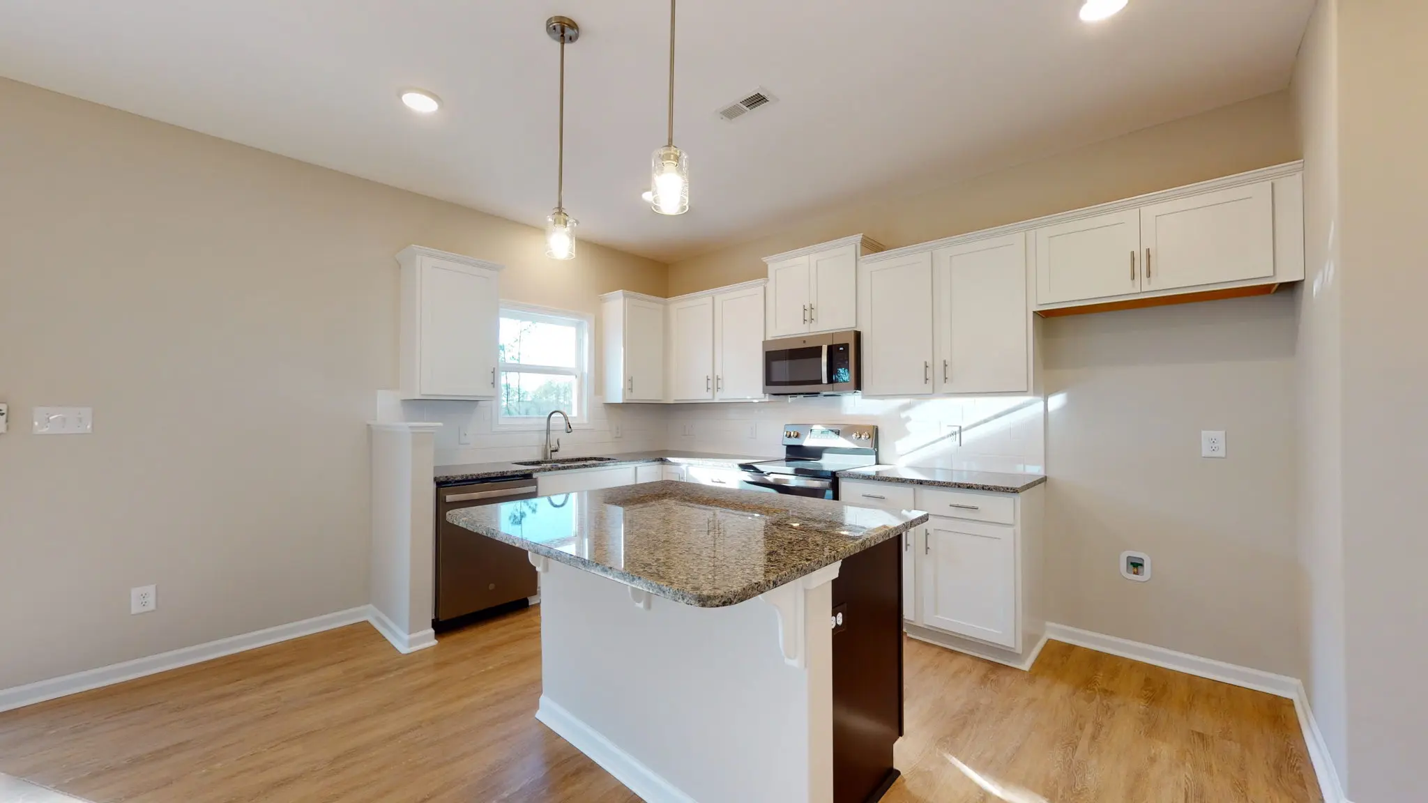 Jacob - Interior Photo 16