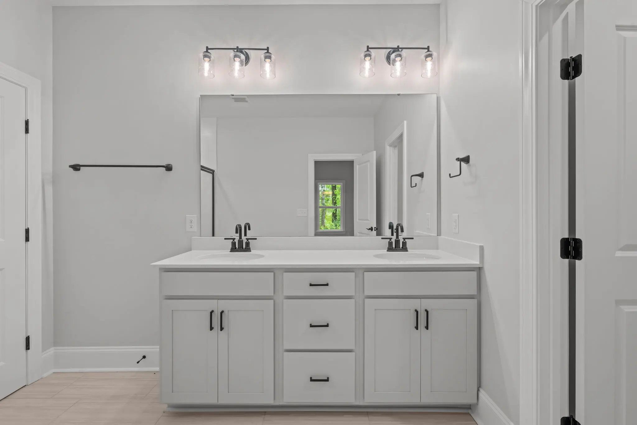 Arlington AP 2207 - Interior Photo 21