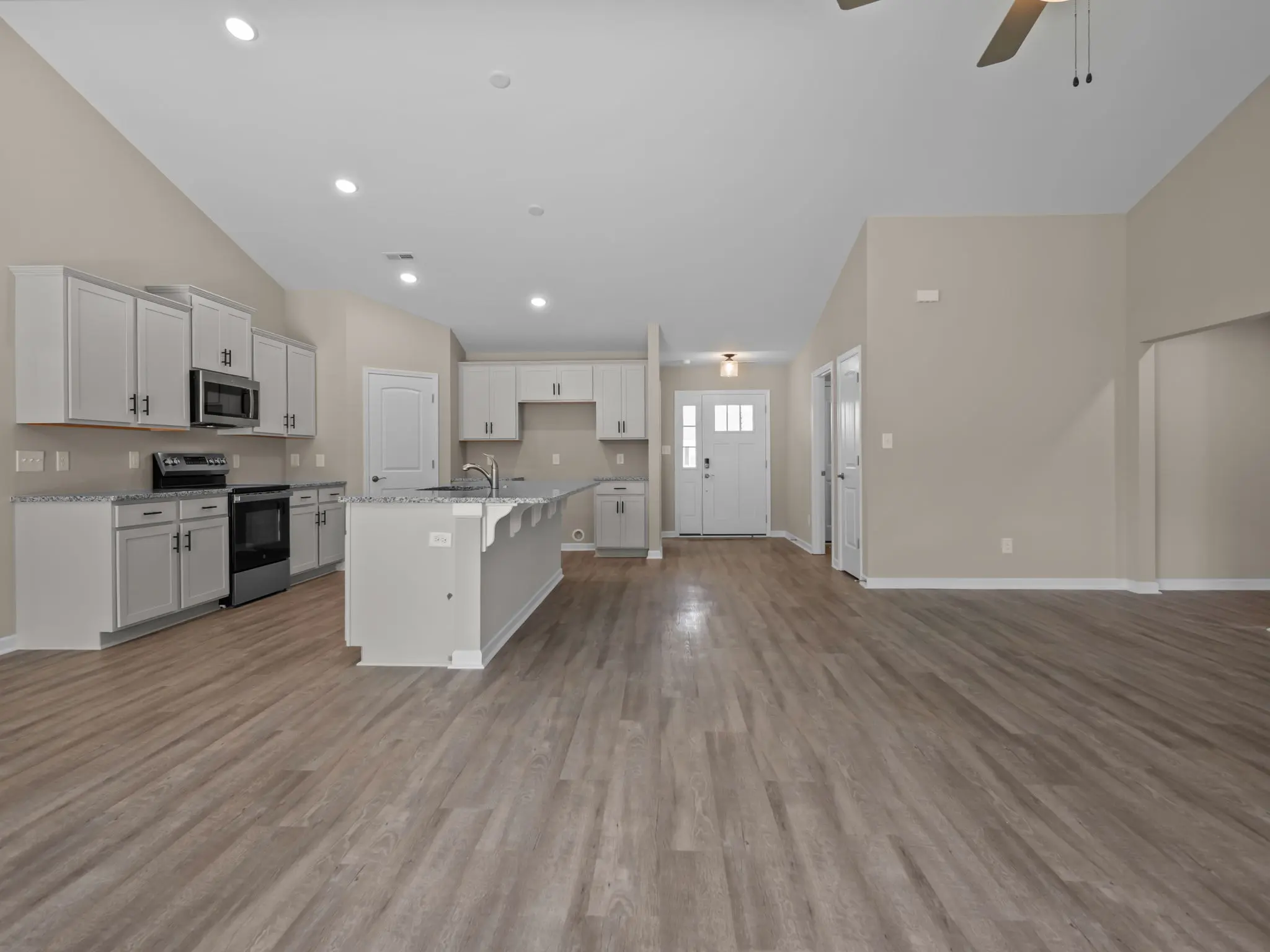Mason - Interior Photo 18