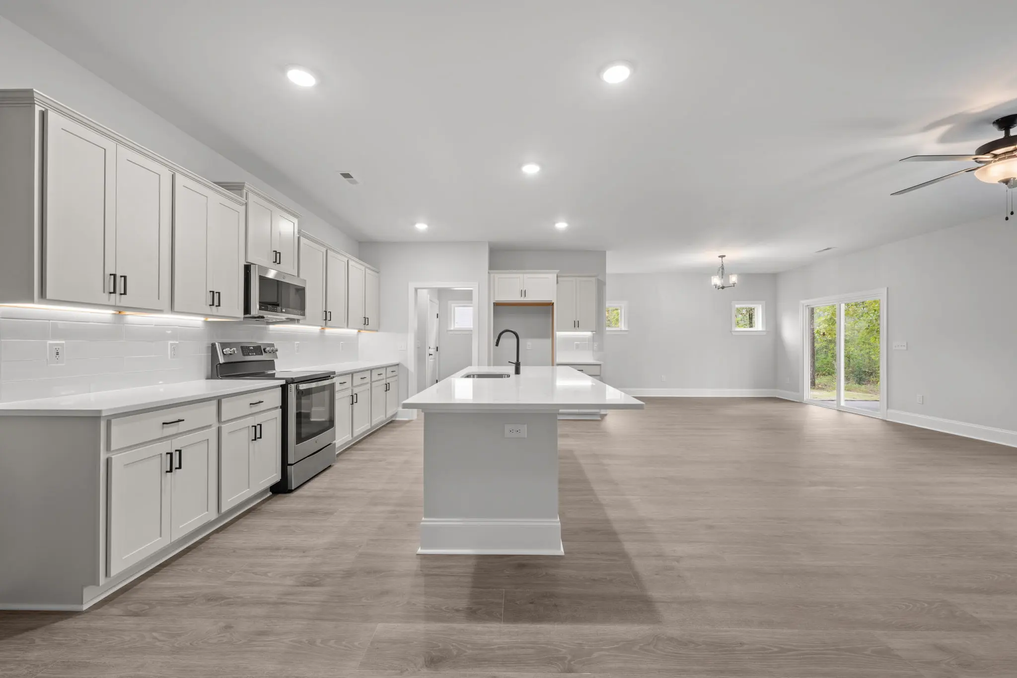 Arlington AP 2207 - Interior Photo 27