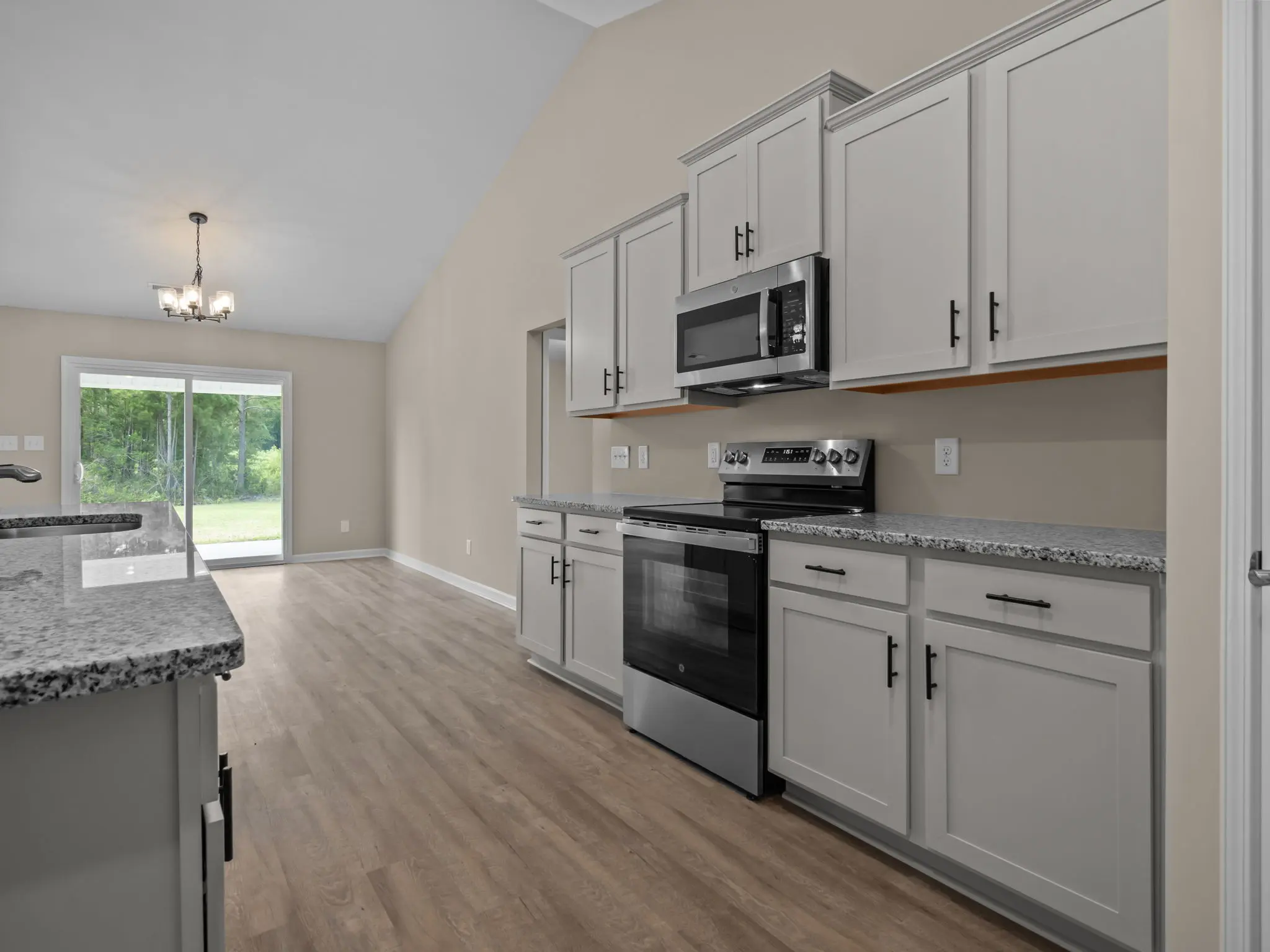 Mason - Interior Photo 19