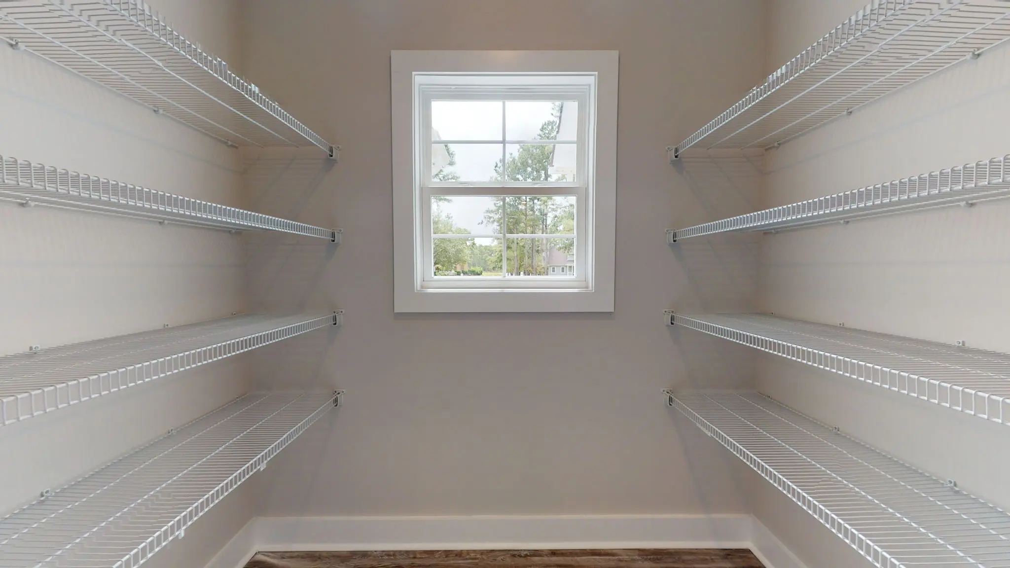 Amelia - Interior Photo 44