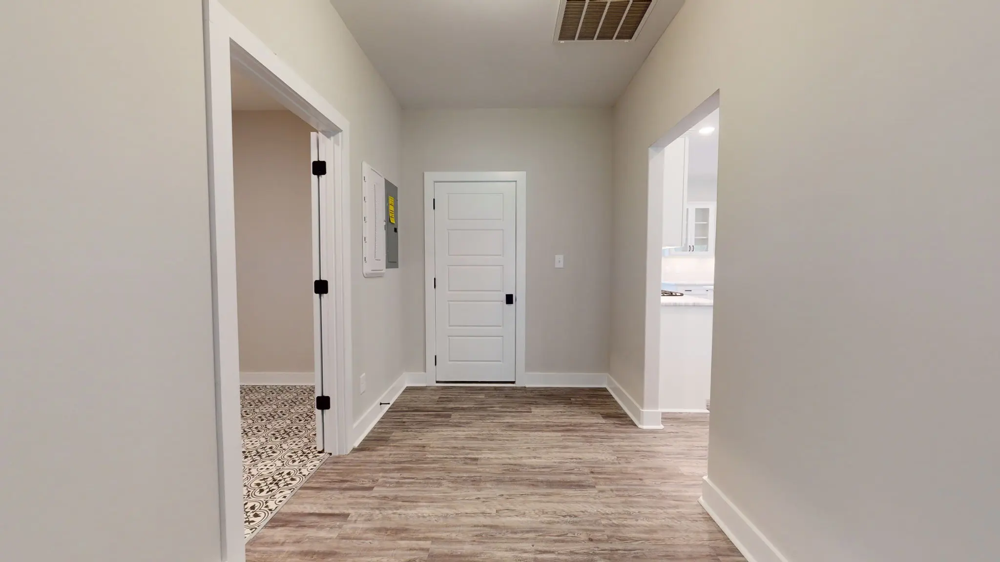 Amelia - Interior Photo 43