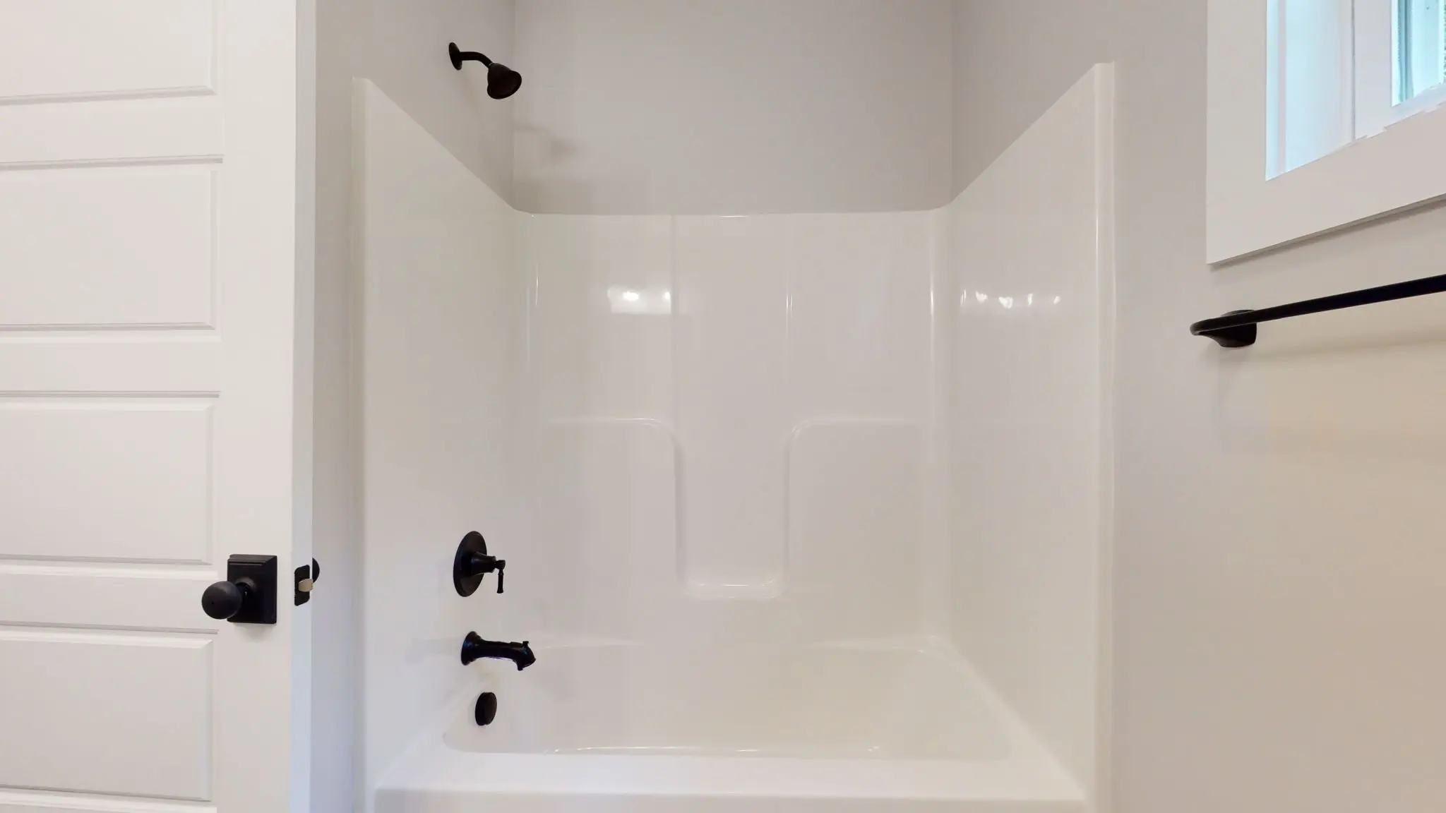 Amelia - Interior Photo 29