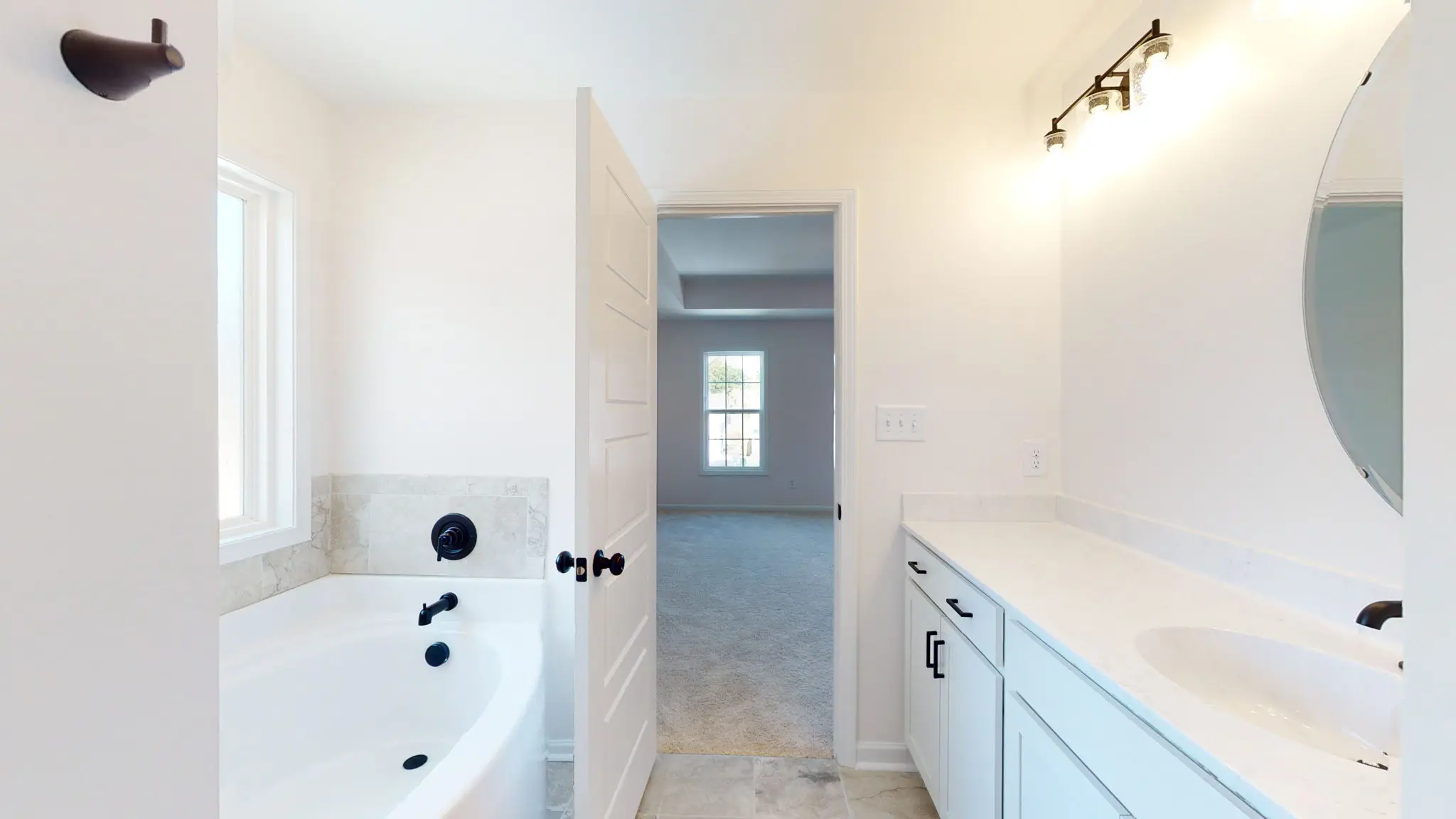 Catherine - Interior Photo 11