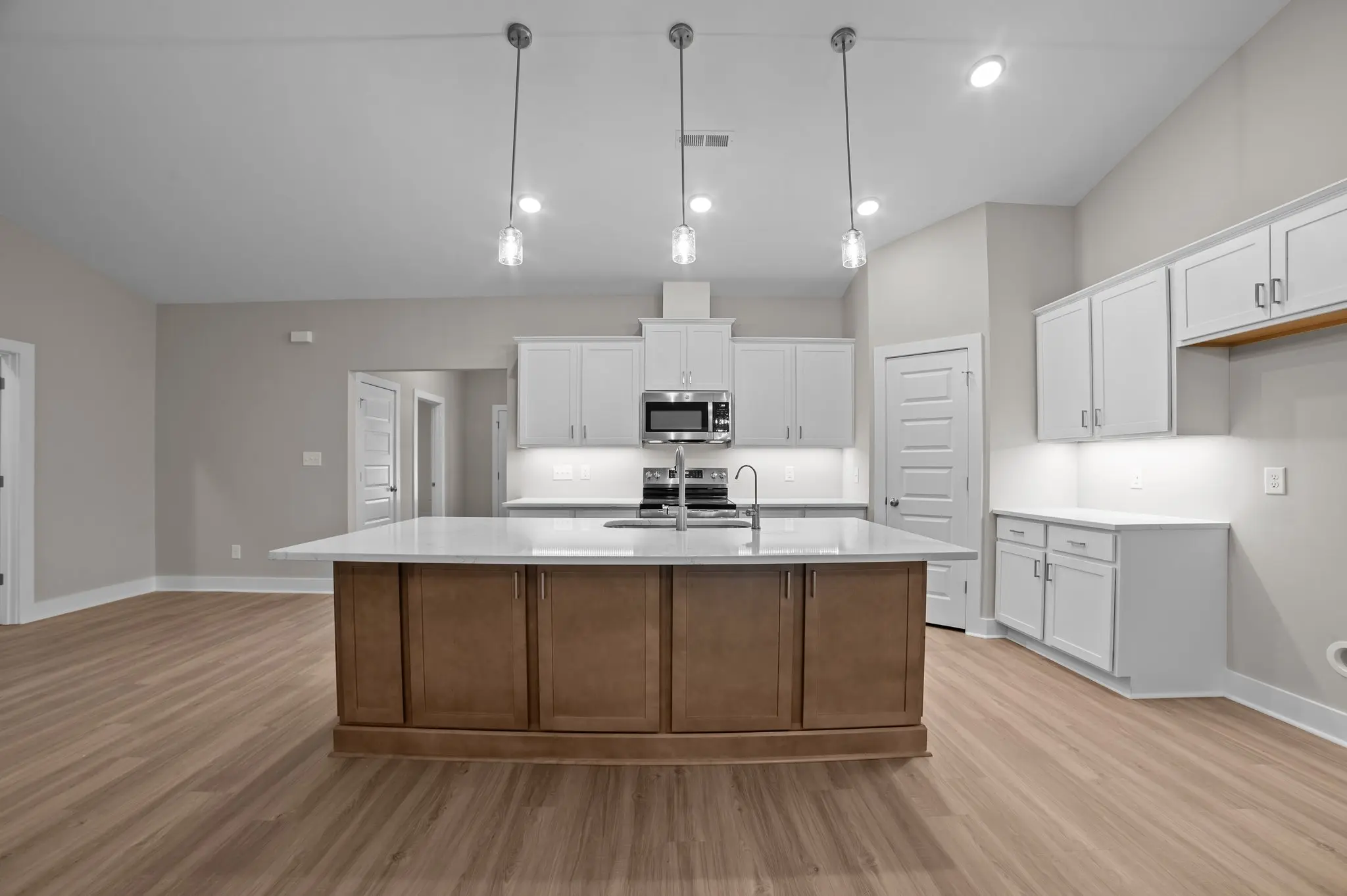 Chatham - Interior Photo 17
