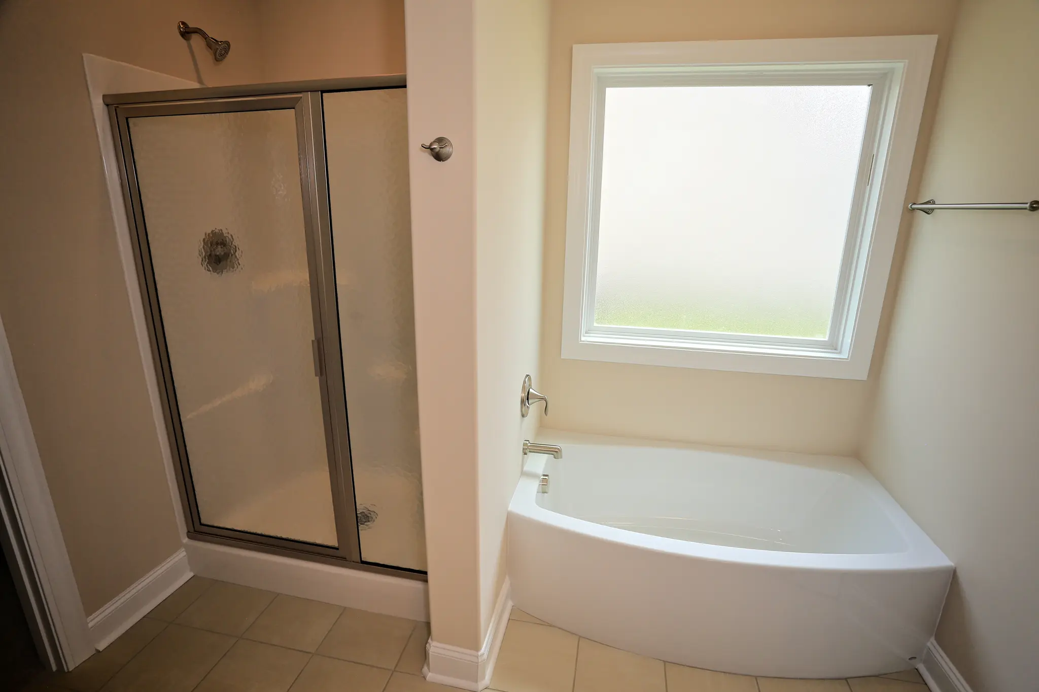 Abingdon - Interior Photo 9