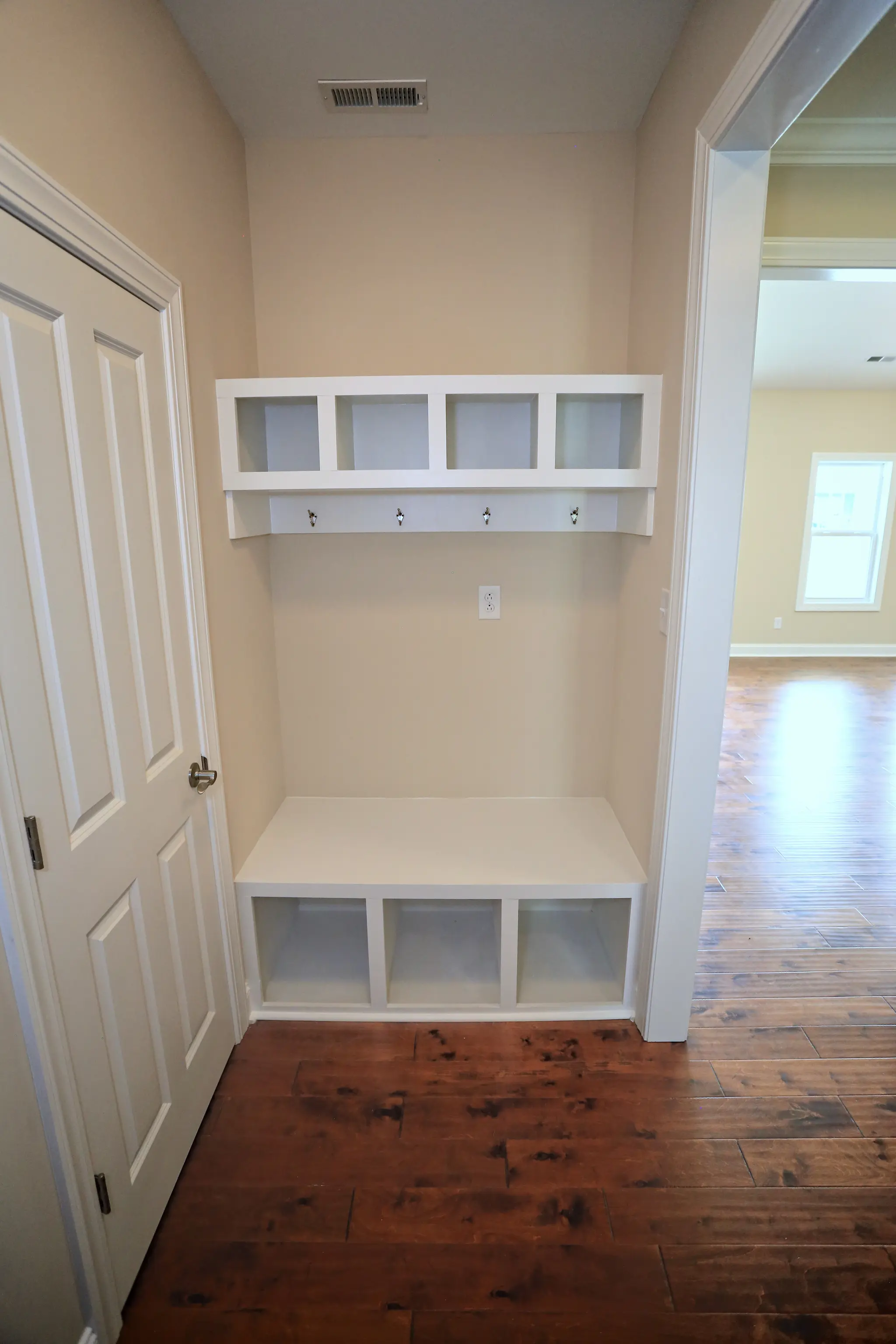 Abingdon - Interior Photo 6