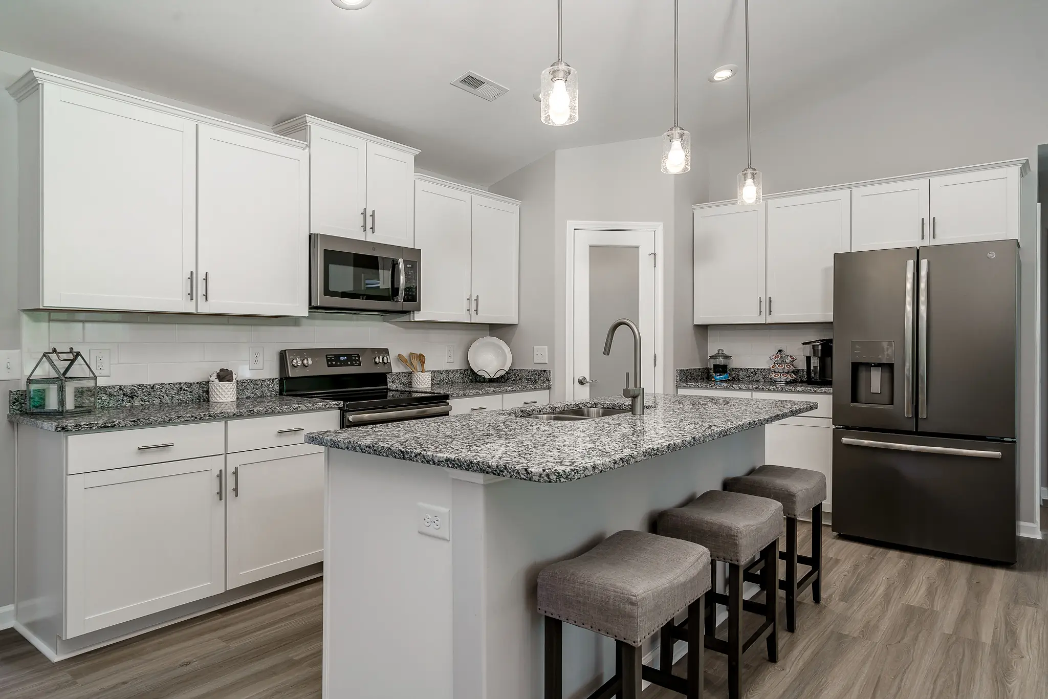 Chatham - Interior Photo 18