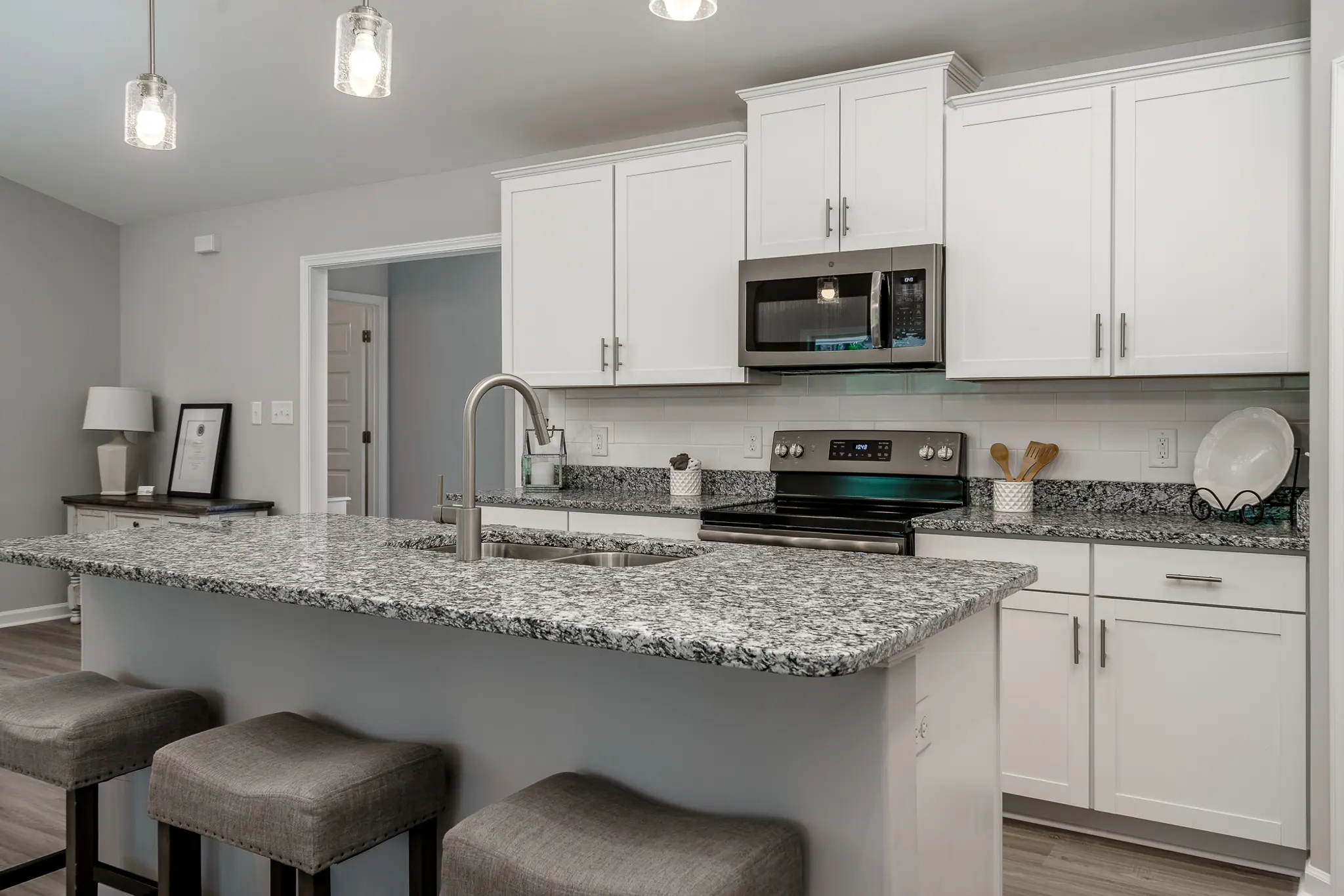 Chatham - Interior Photo 19