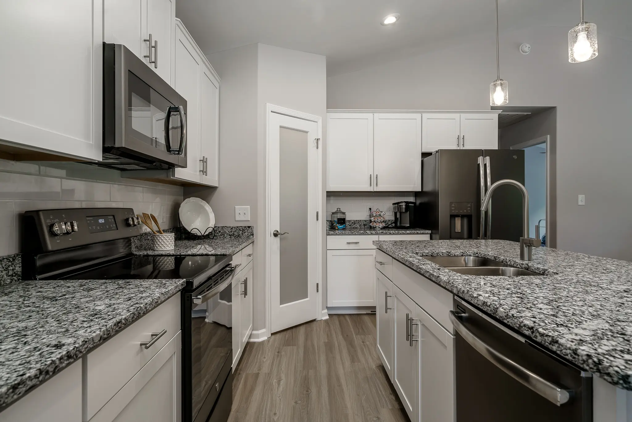Chatham - Interior Photo 20