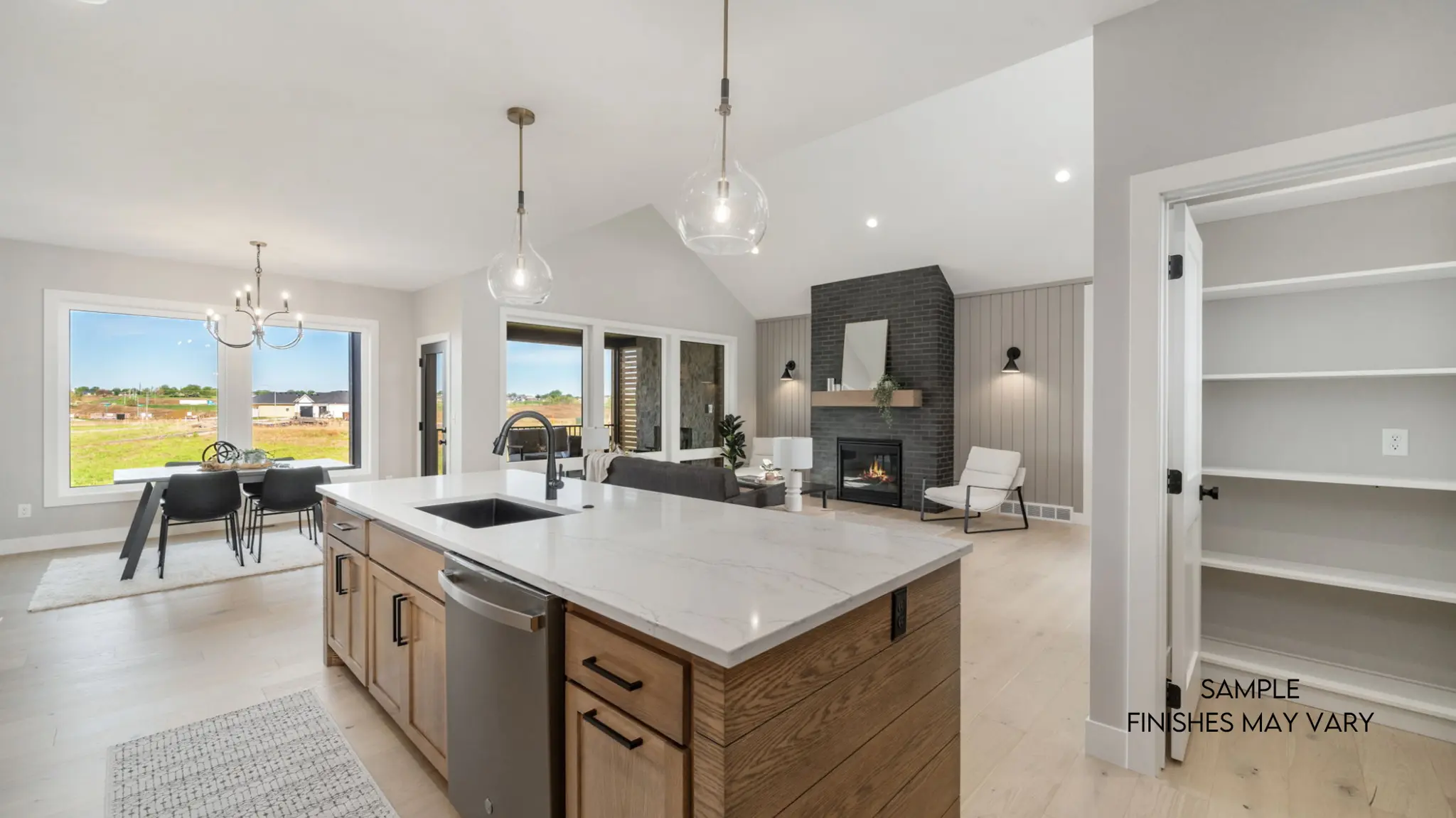 Aspen - Interior Photo 7