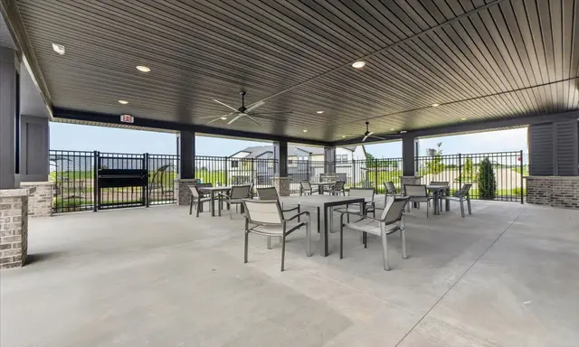 Townes at Lienemann Park Amenities