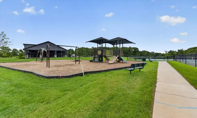 Townes at Lienemann Park Amenities