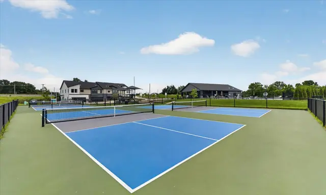 Townes at Lienemann Park Amenities