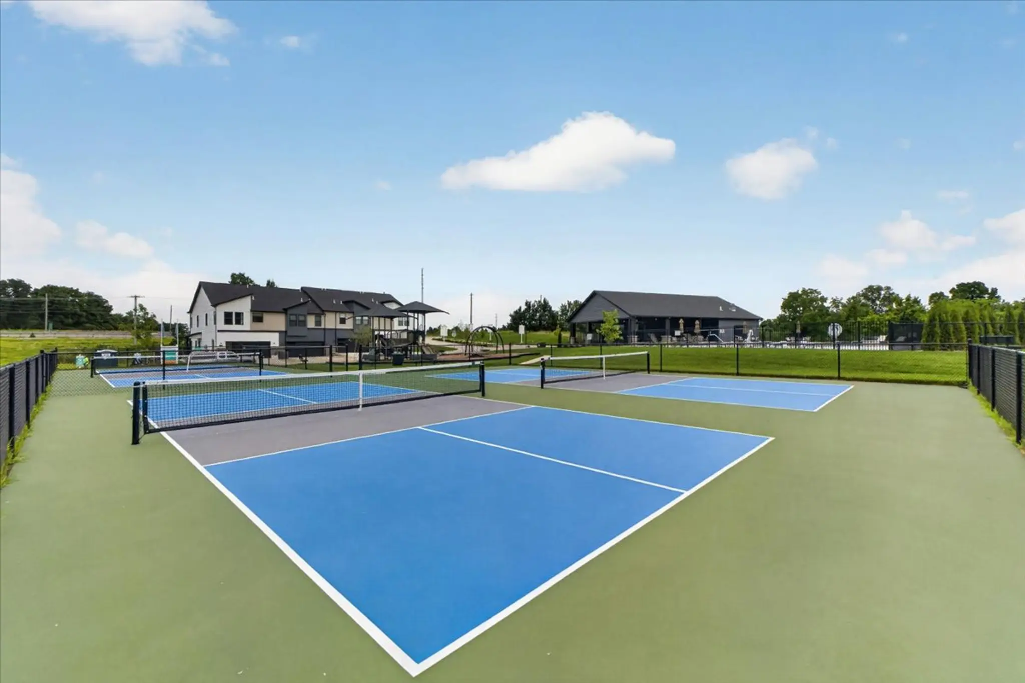 Townes at Lienemann Park Amenities