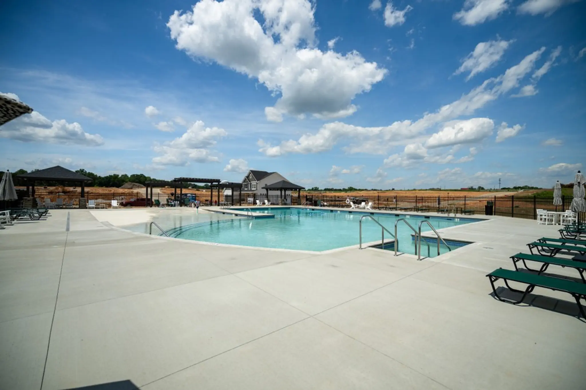 Caledonia Amenities