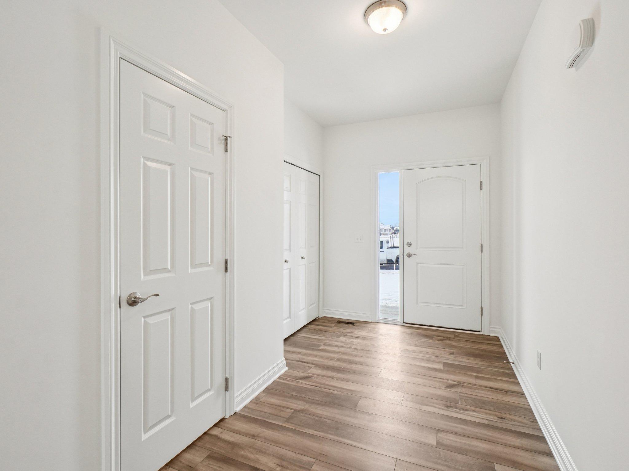 MI Harrison - Interior Photo 3
