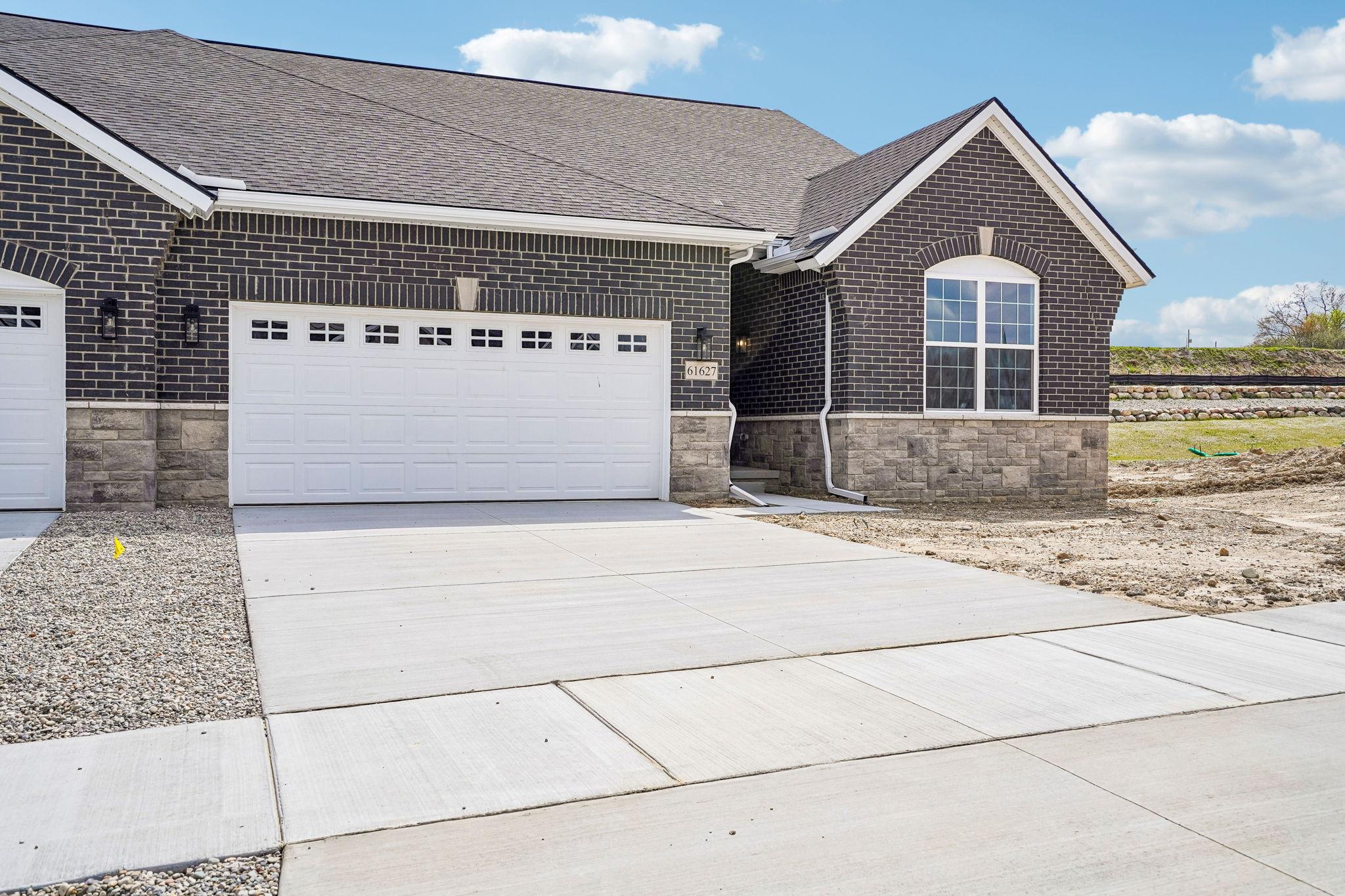 MI Braeburn - Exterior Photo 3