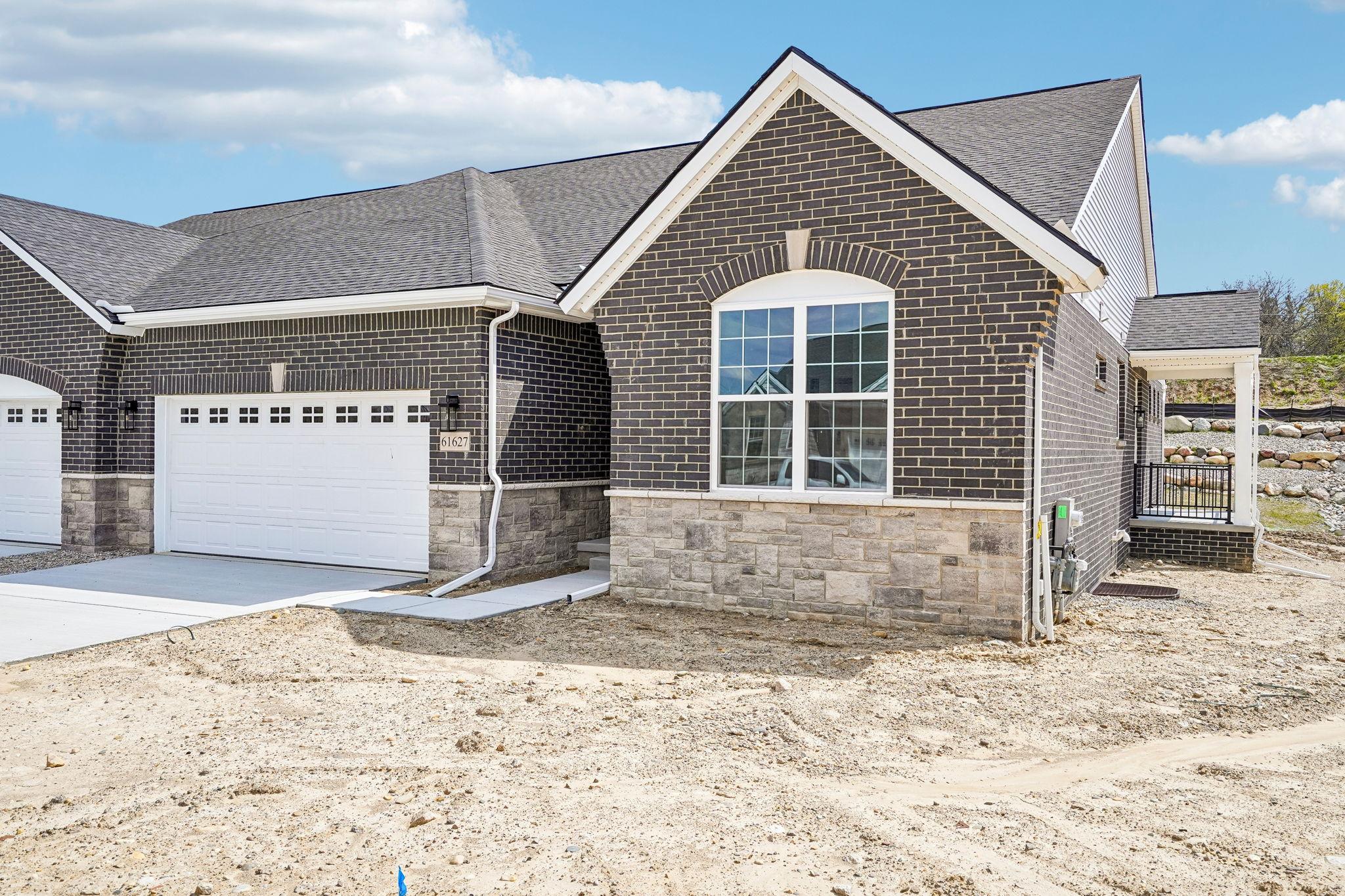 MI Braeburn - Exterior Photo 4