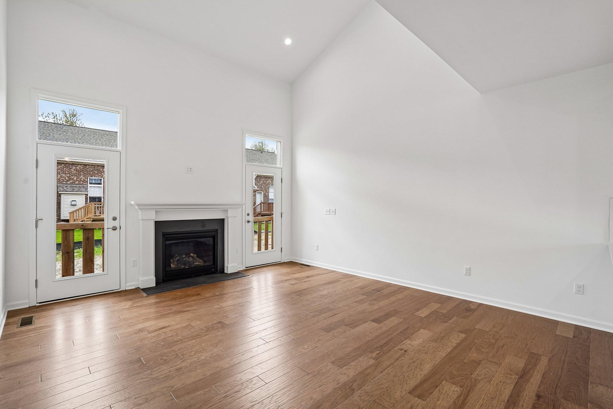 MI Glenbury - Interior Photo 5