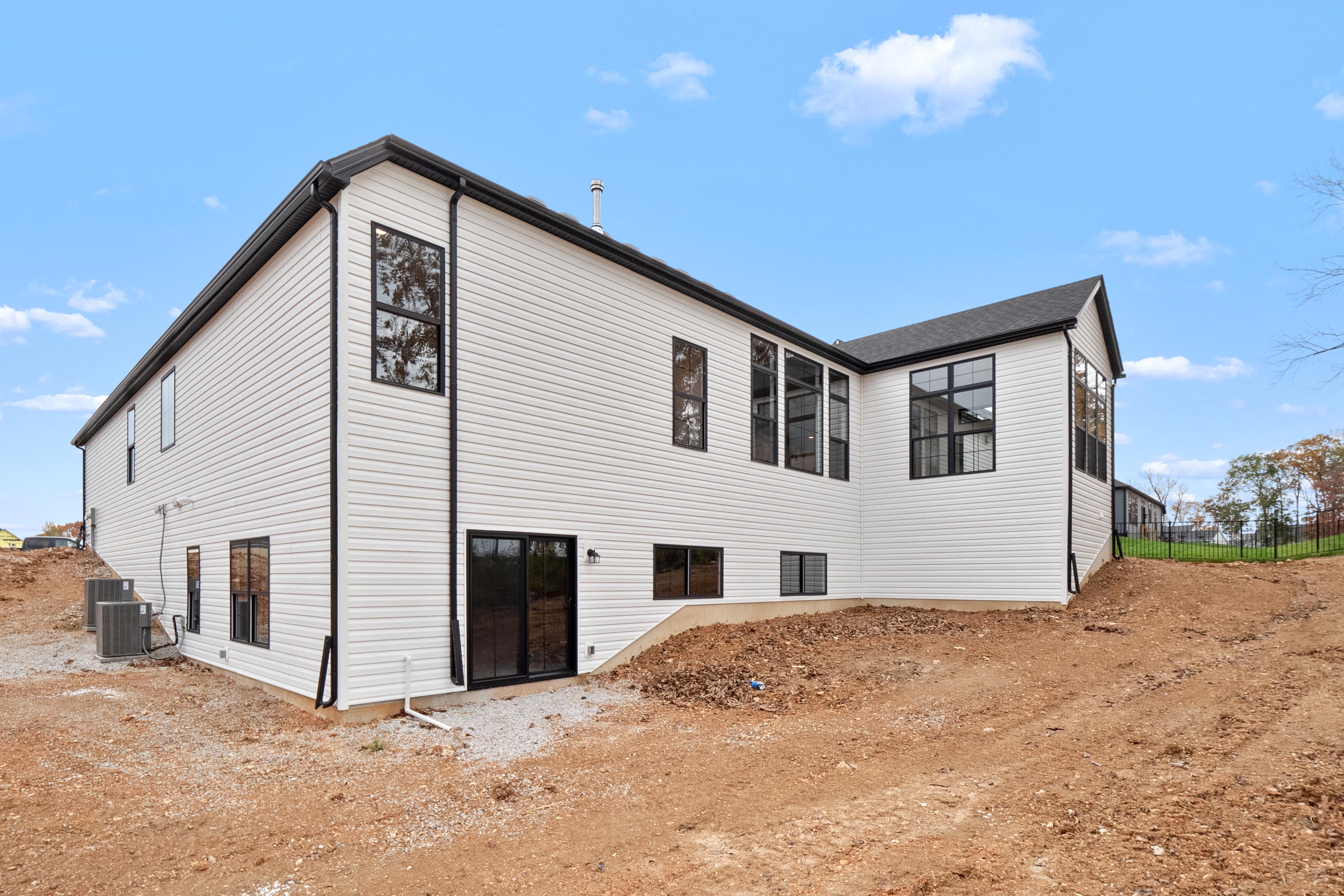 STL Redwood II - Exterior Photo 5
