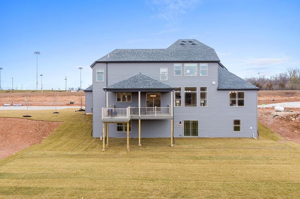 STL Rainier - Exterior Photo 5