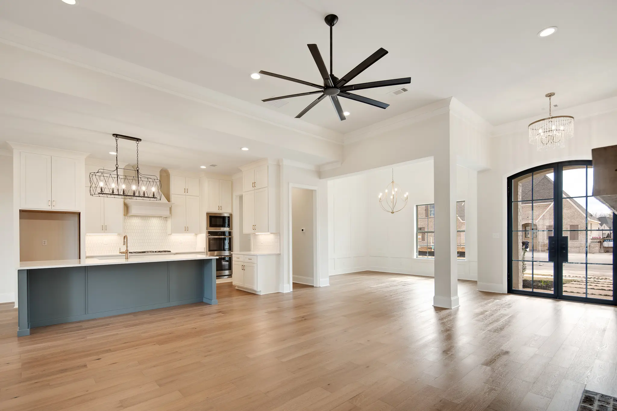 Angela Marie I - Interior Photo 17