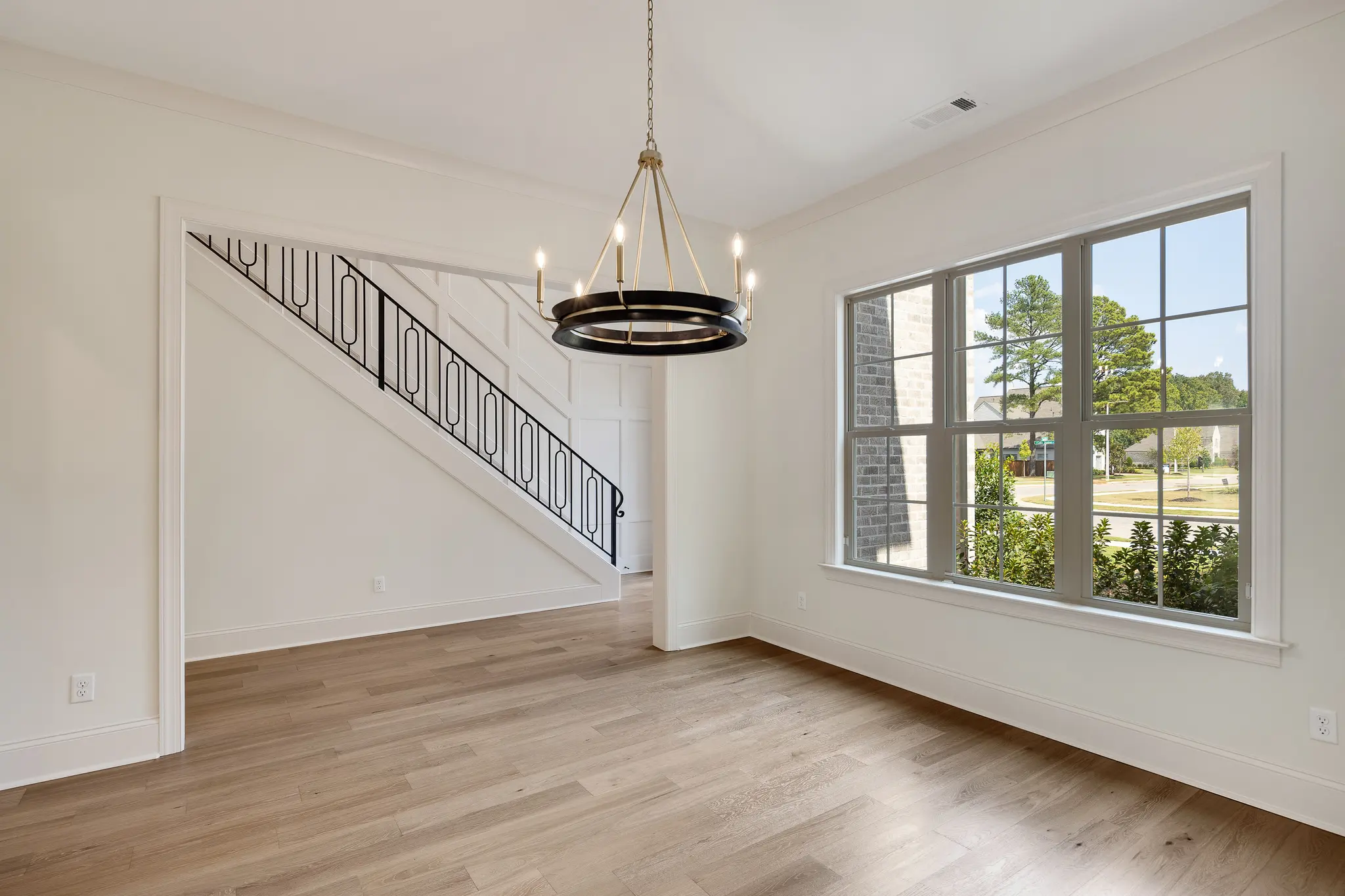 Wellington - Interior Photo 9