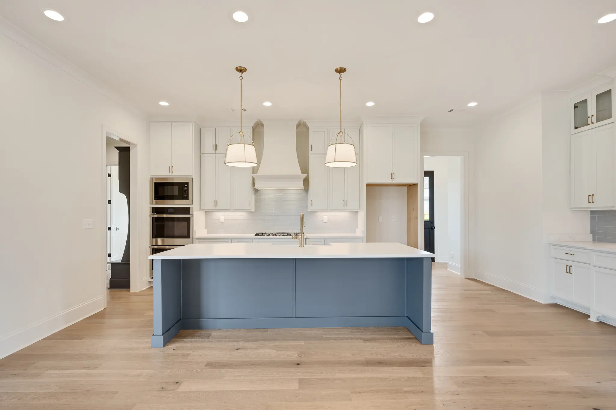 Bennett - Interior Photo 15