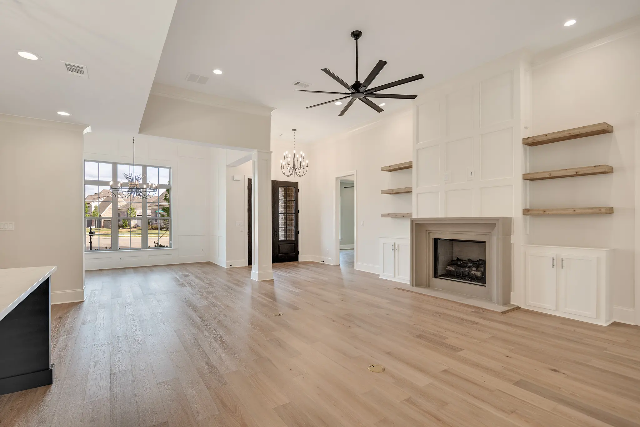 Angela Marie I - Interior Photo 31