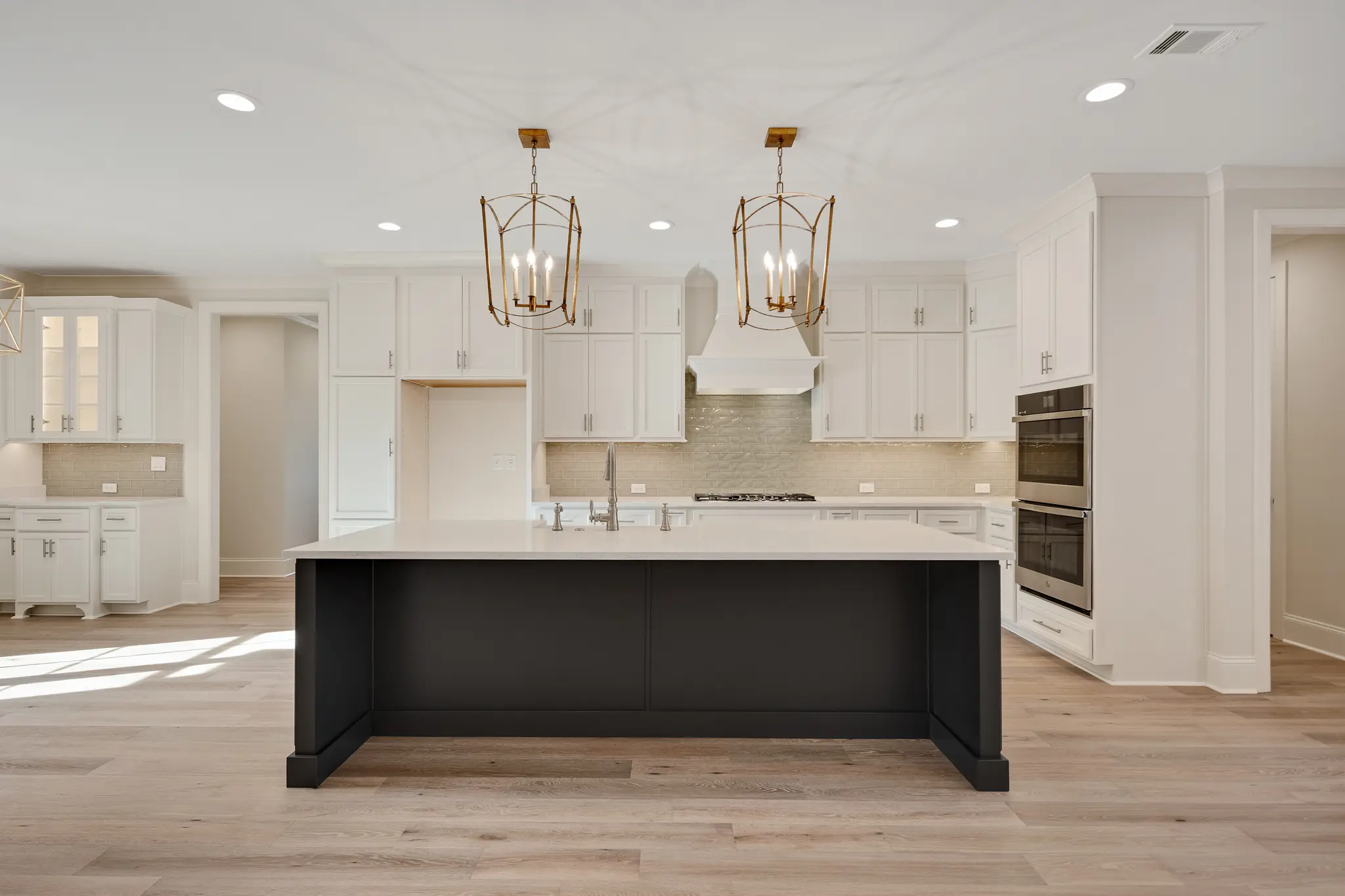 Angela Marie I - Interior Photo 32