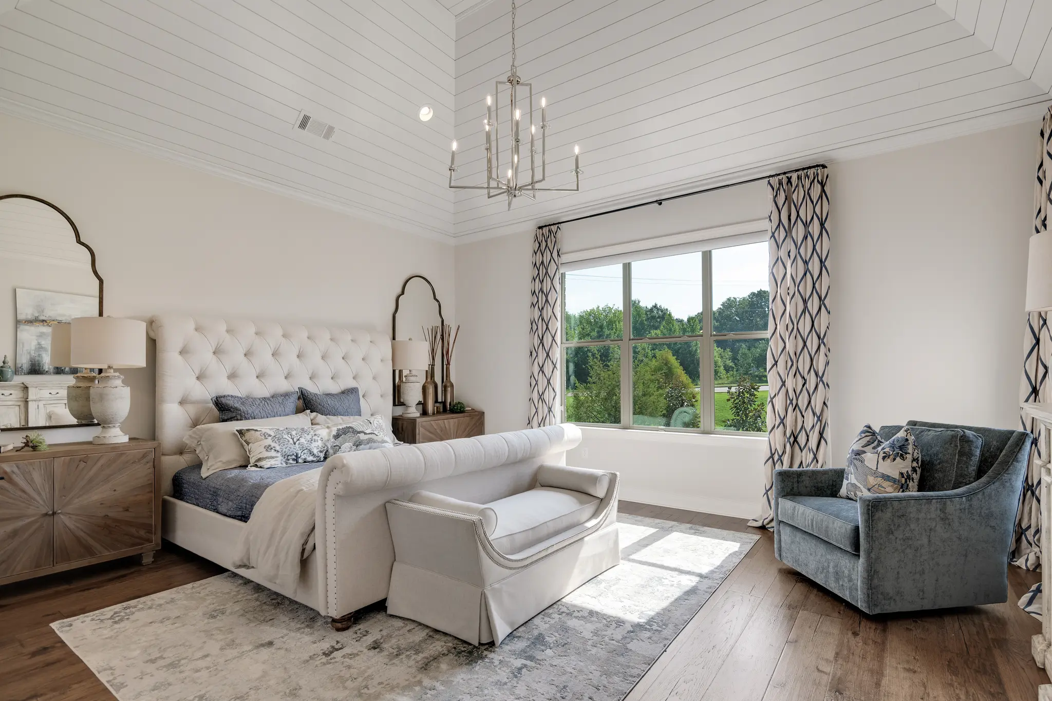 Woodbridge - Interior Photo 11