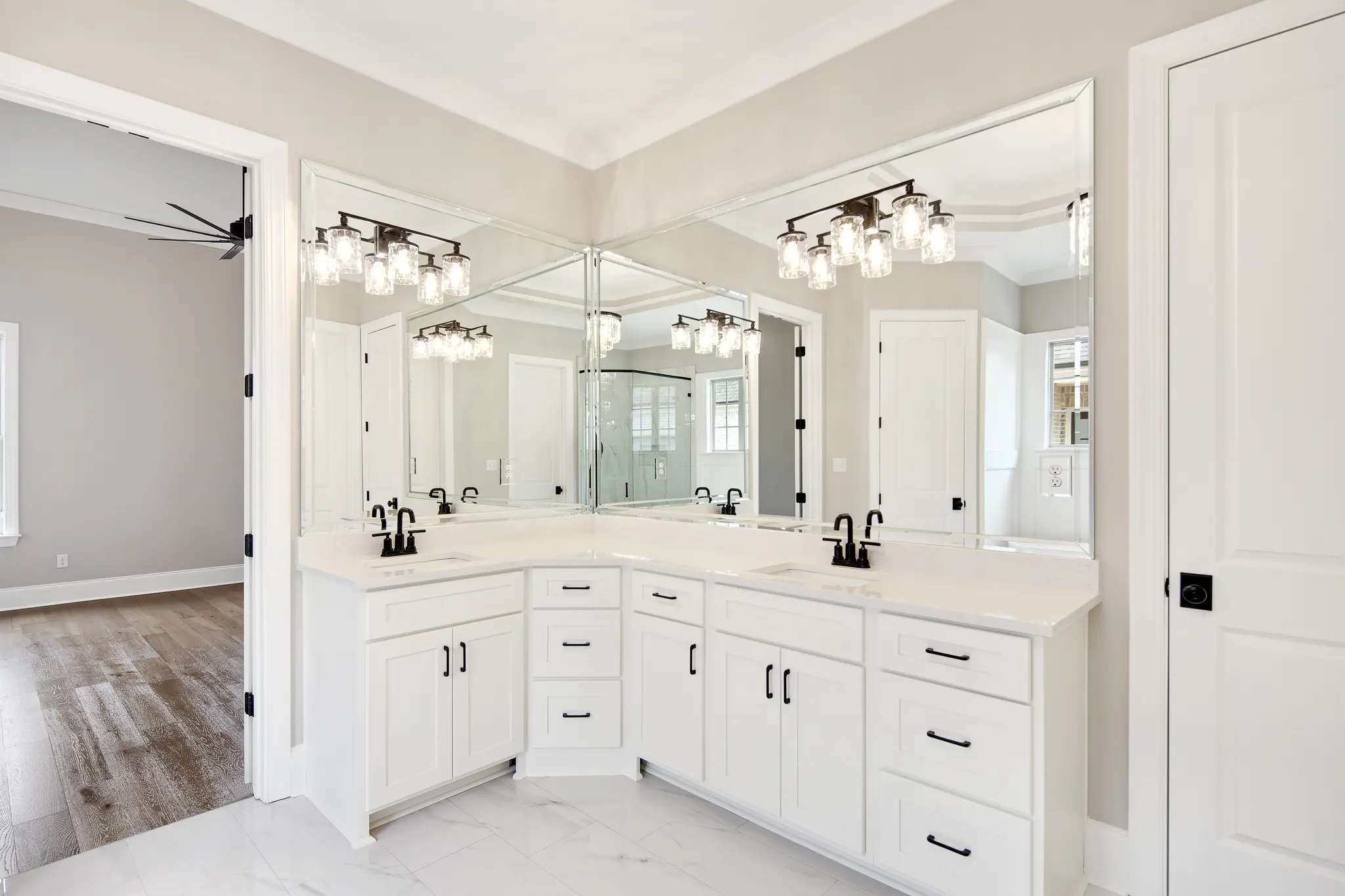 Angela Marie I - Interior Photo 21