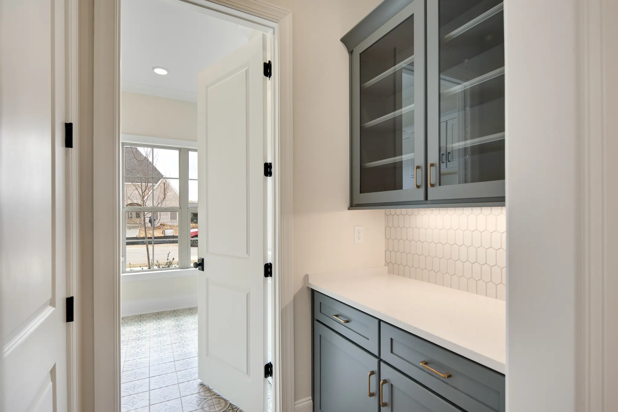 Angela Marie I - Interior Photo 35