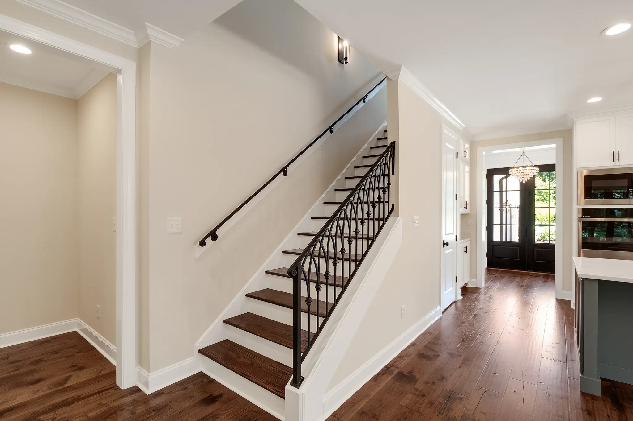 Dawson - Interior Photo 9