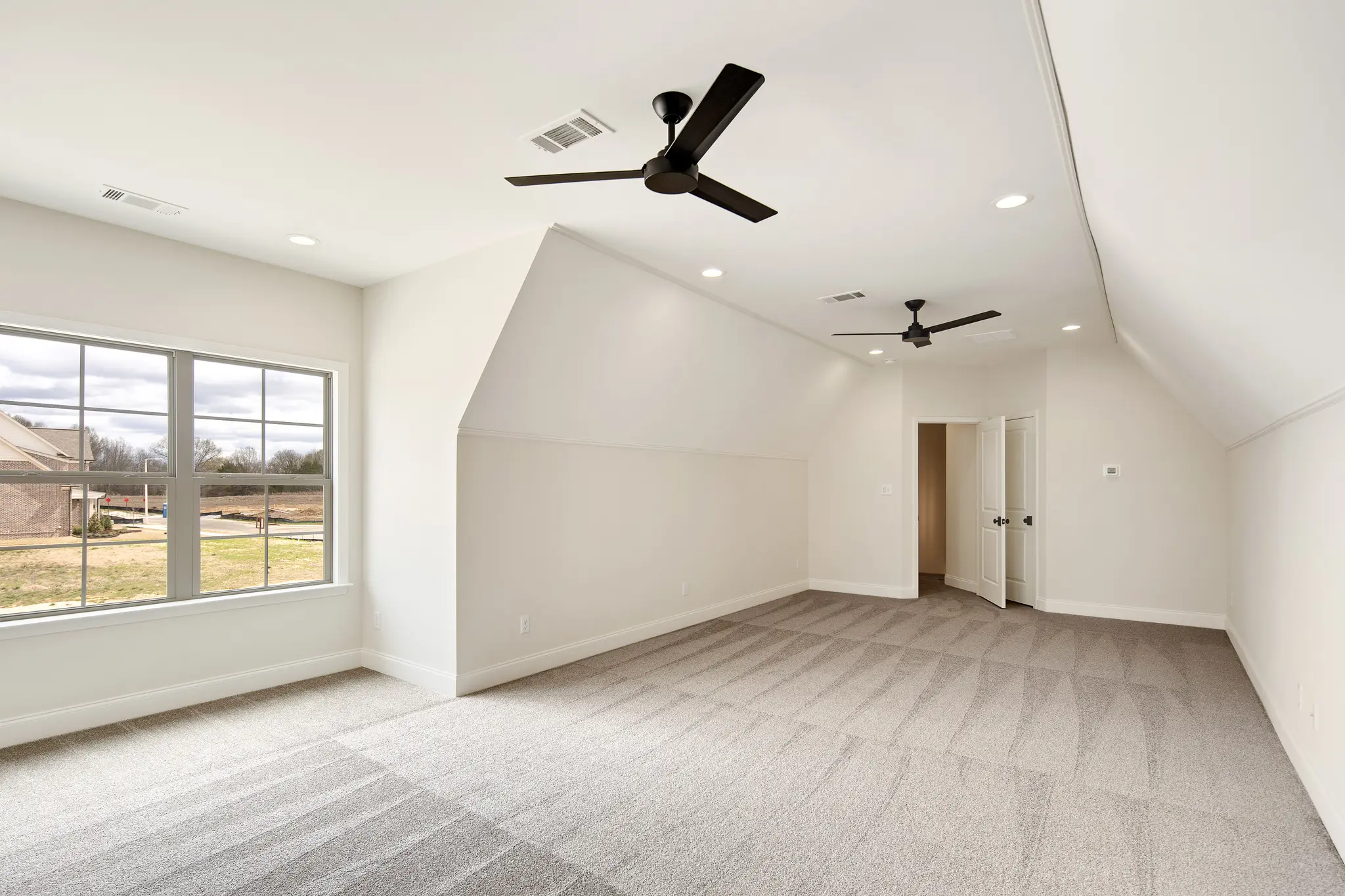Angela Marie I - Interior Photo 25