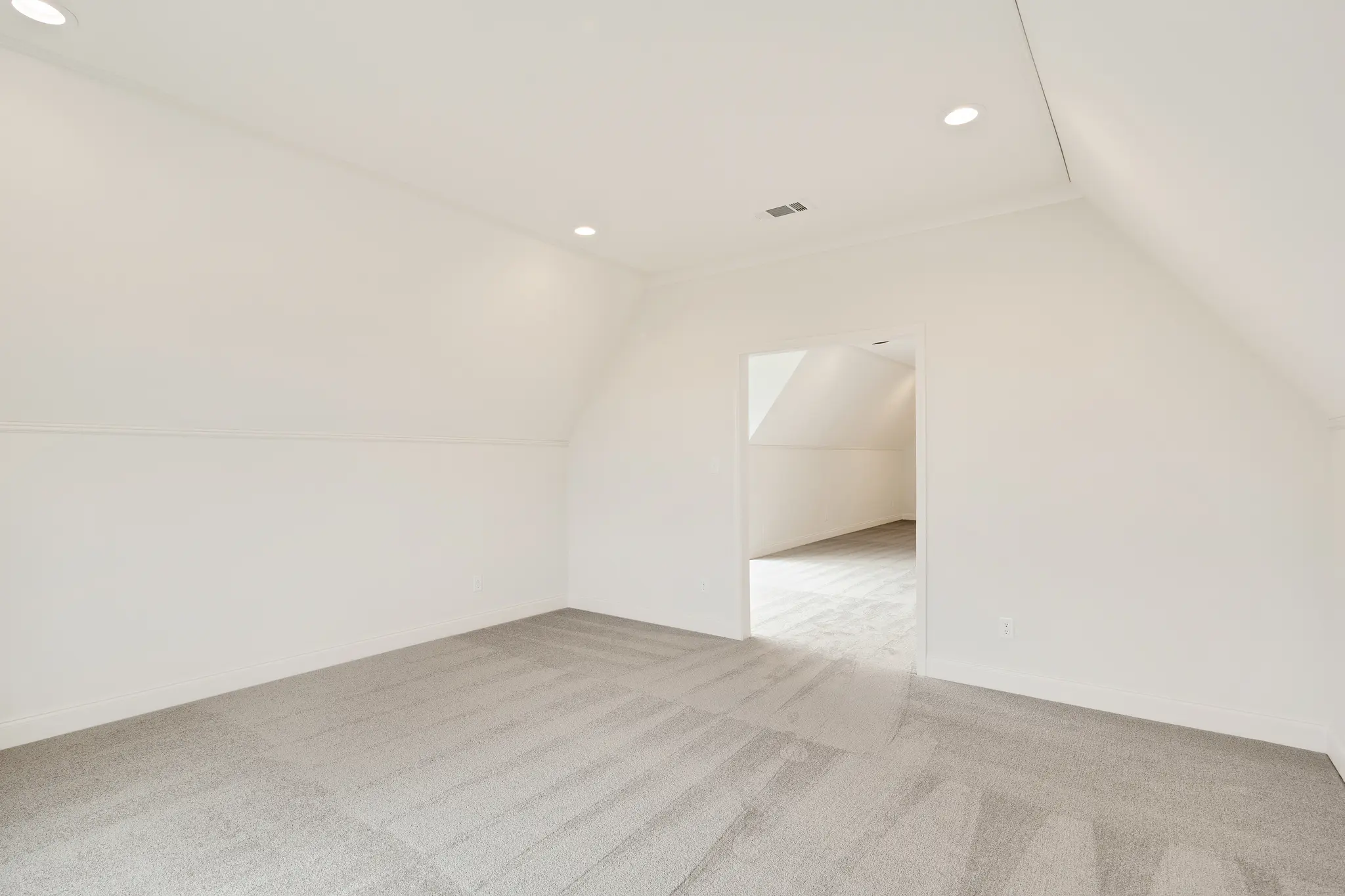 Ellis I - Interior Photo 38