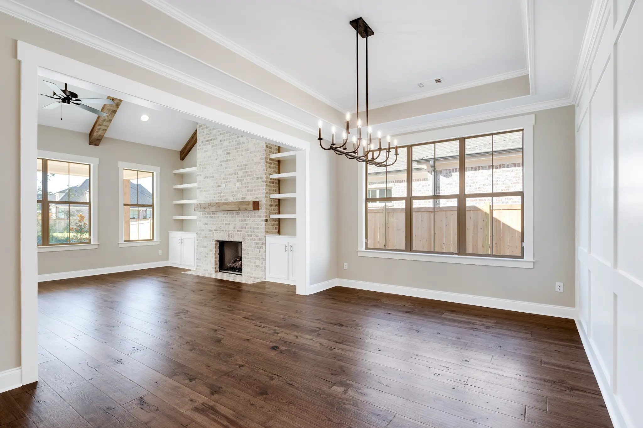 Classic Magnolia - Interior Photo 8