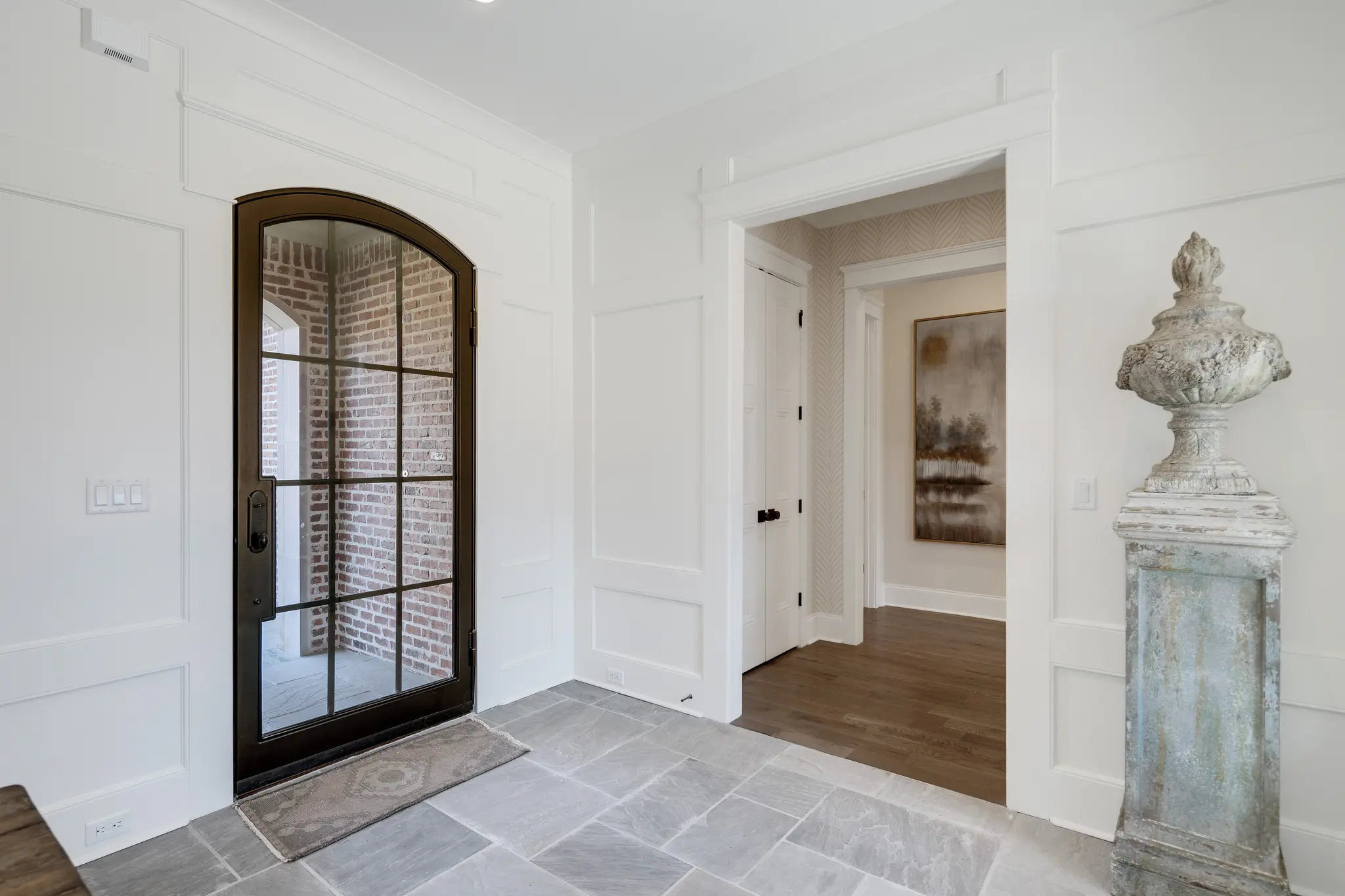 Meiomi - Interior Photo 9