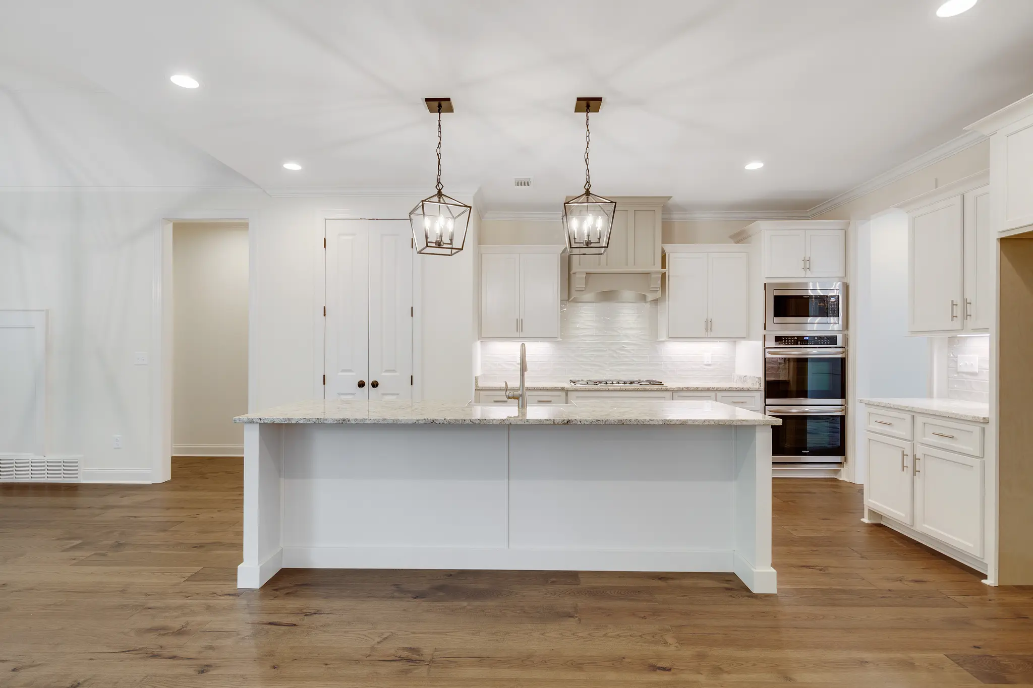 Myers - Interior Photo 11