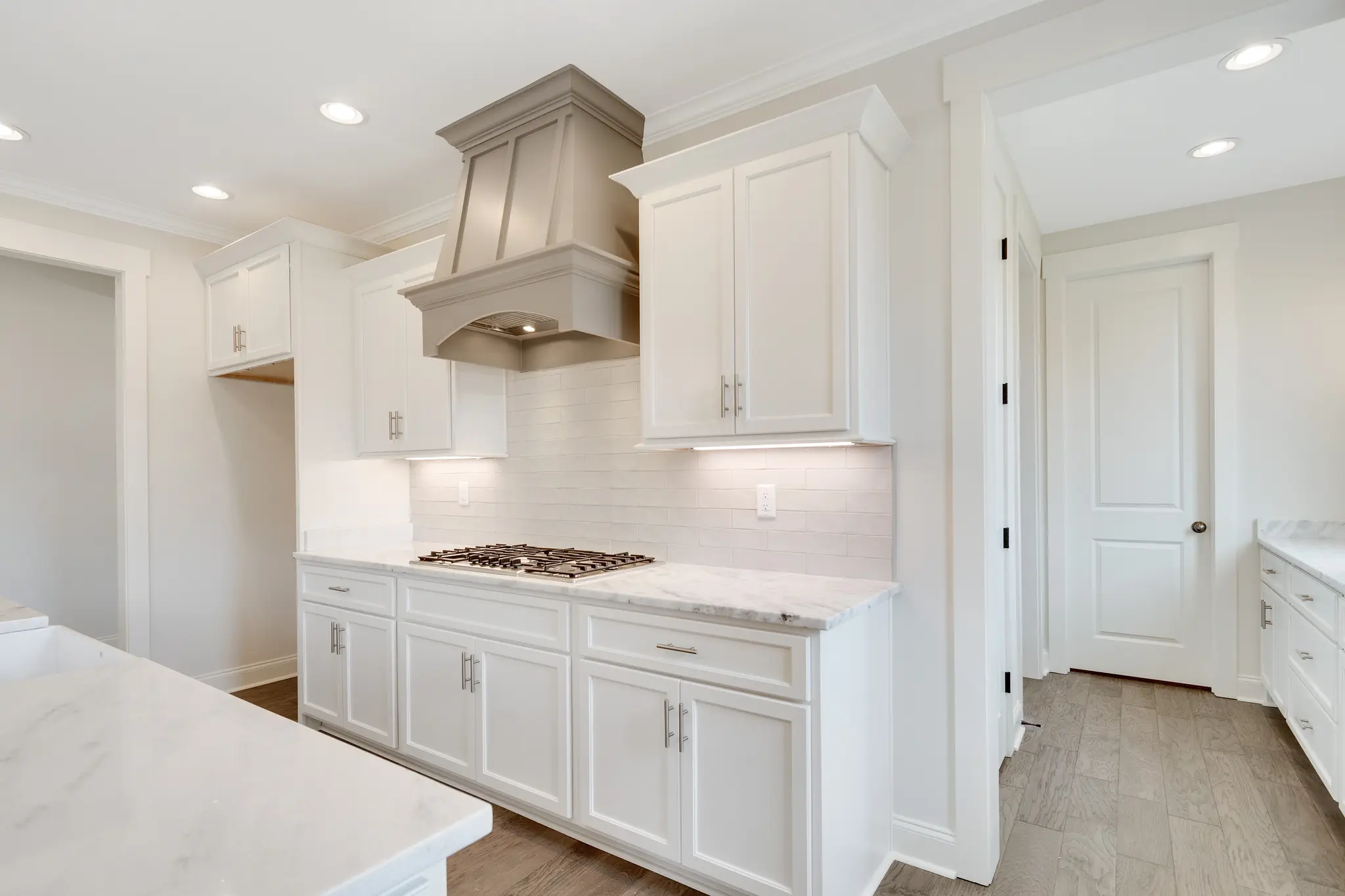 Cypress Farmhouse - Interior Photo 12
