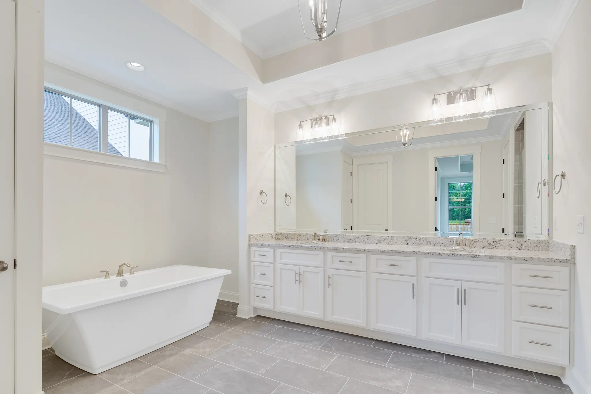 Cypress Farmhouse - Interior Photo 15
