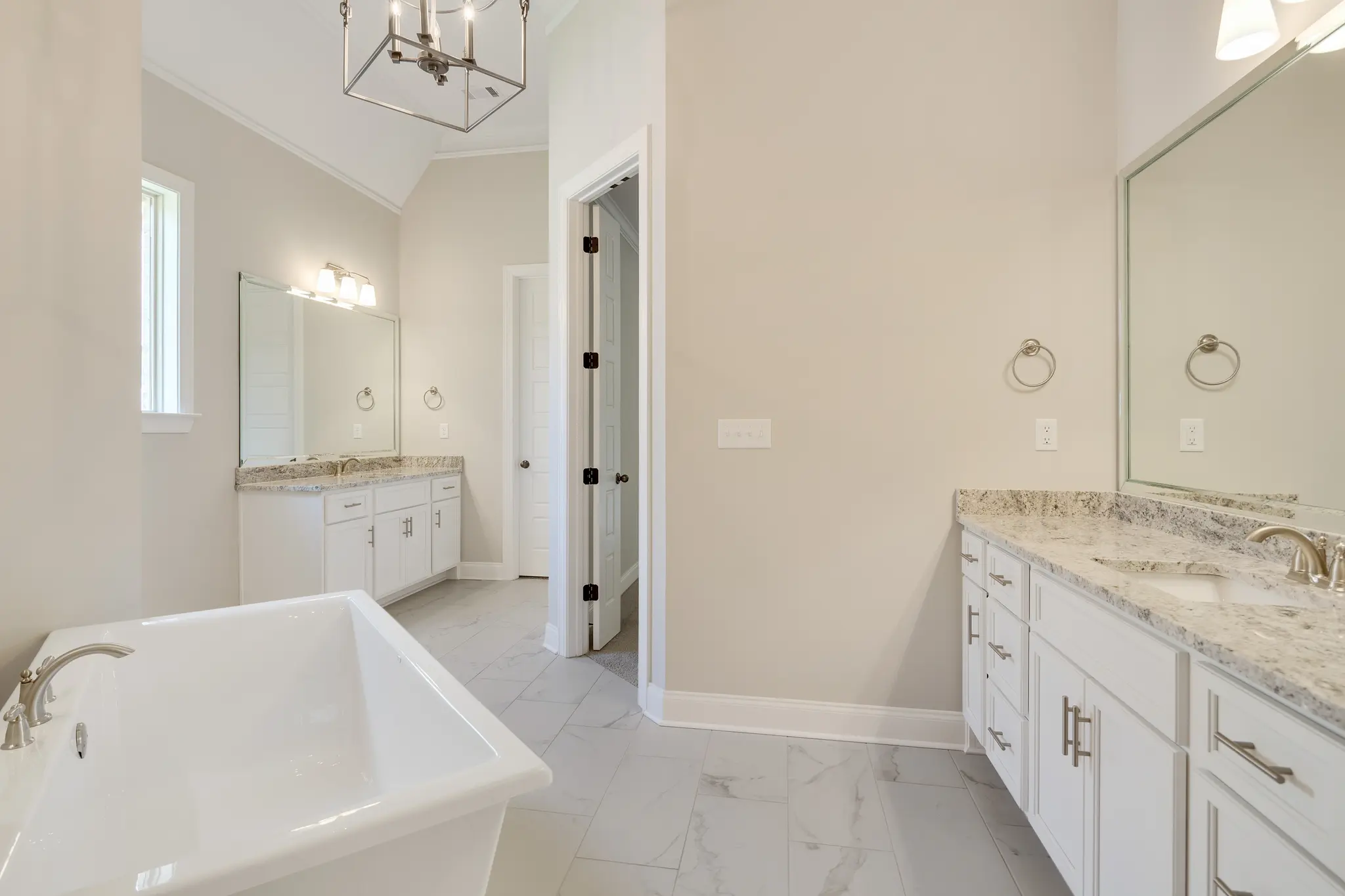 Ashford - Interior Photo 21