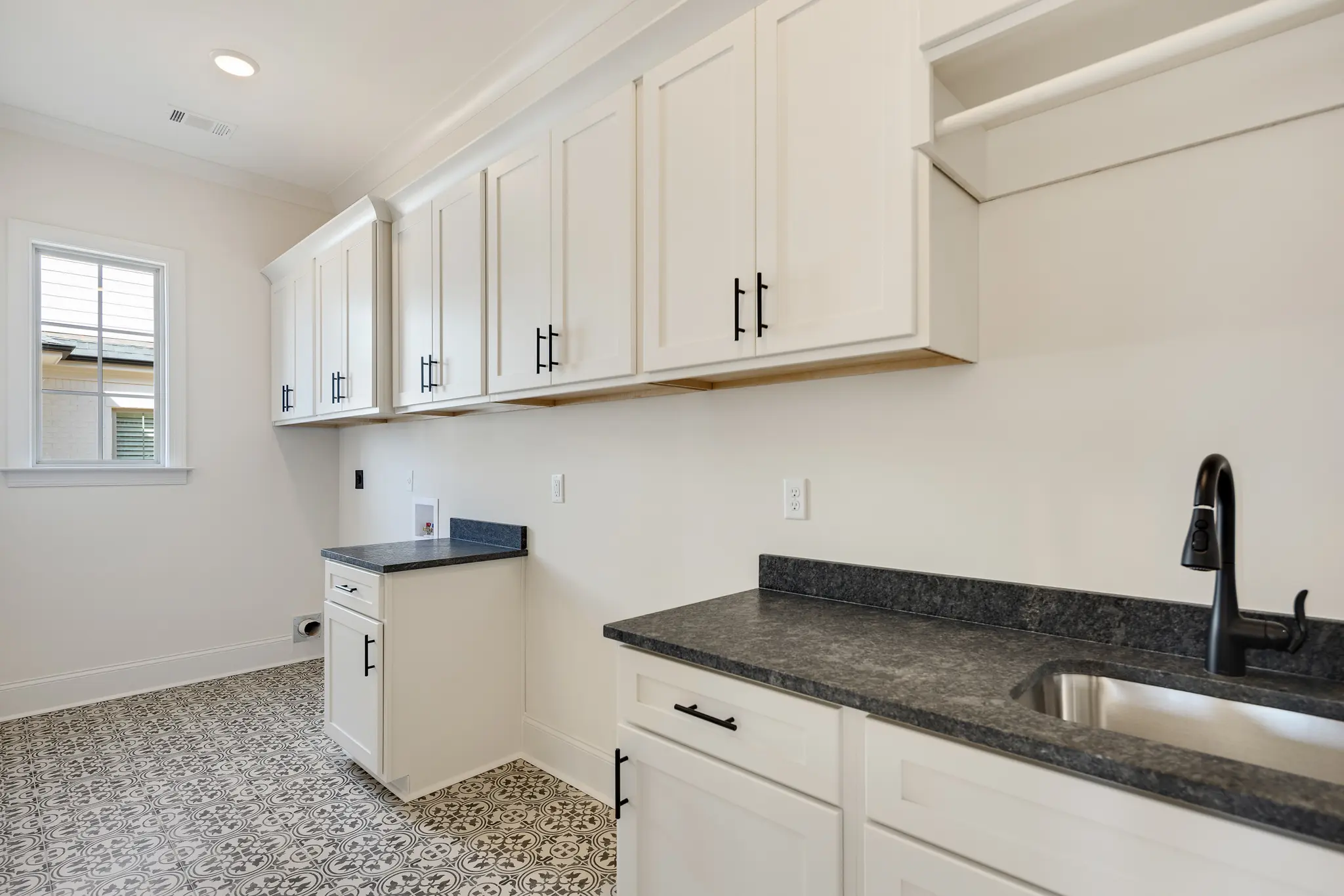 Waverly - Interior Photo 20