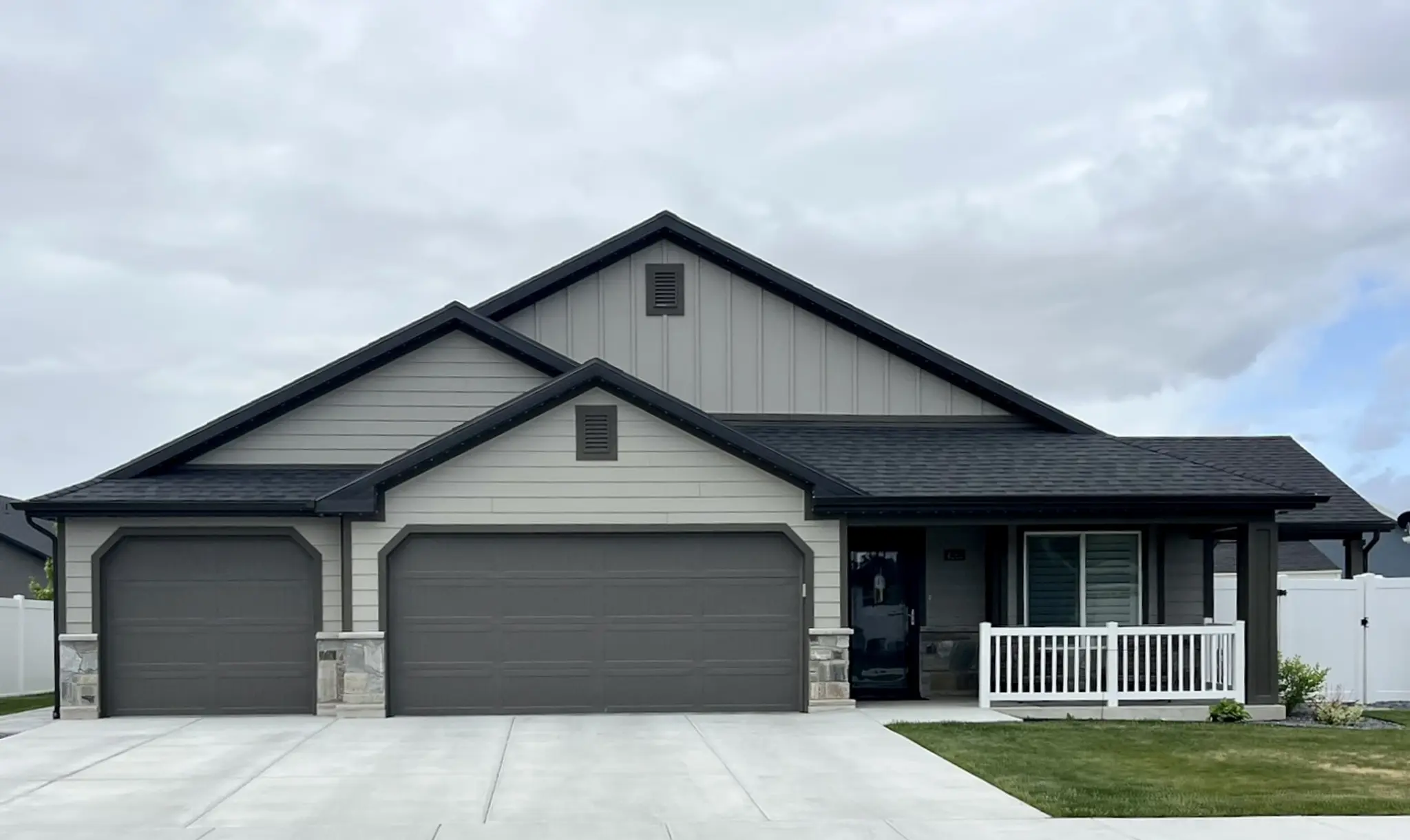 Avery - Exterior Photo 1