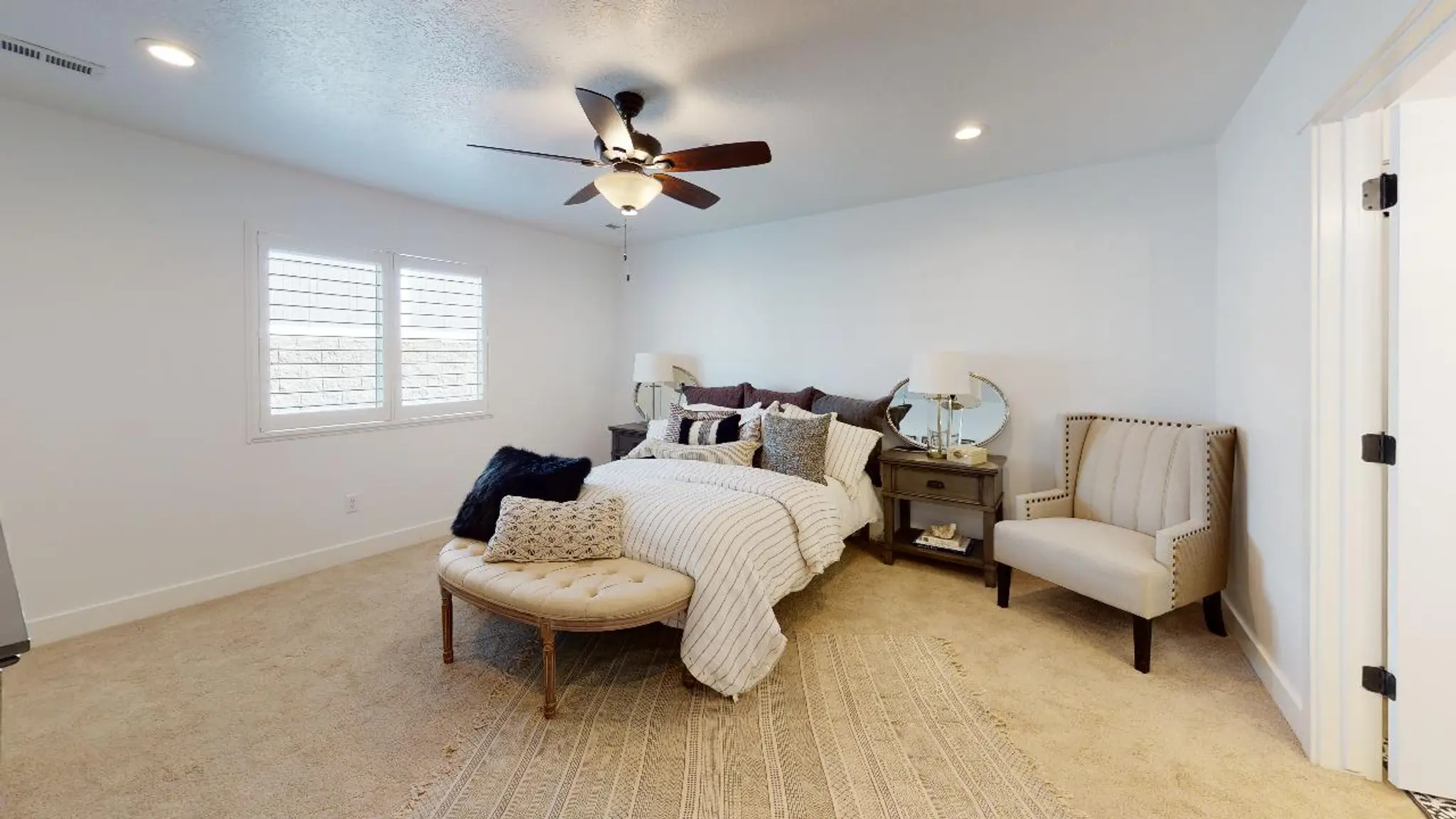 Avery - Interior Photo 14