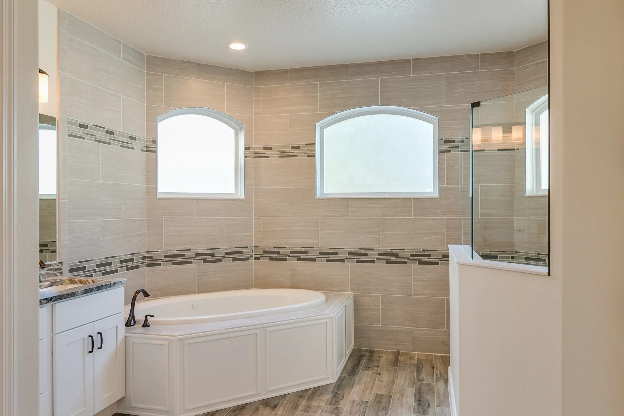 Master Bath (1)_wvLiak8sy6nmDuRJ - Thumbnail